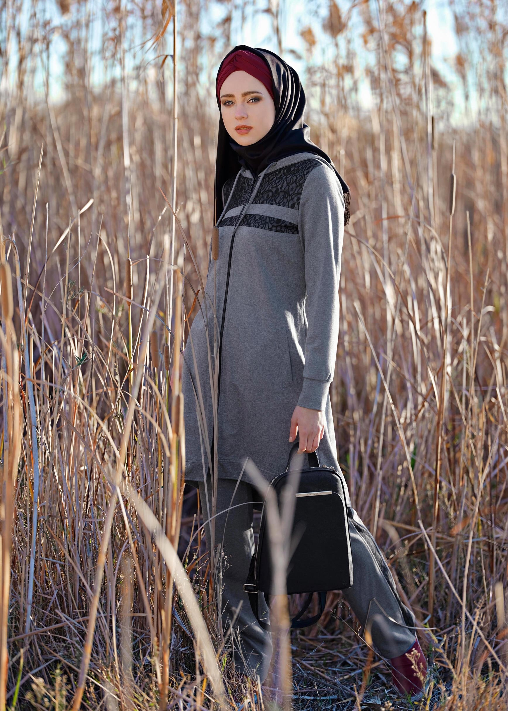 Tesettür giyim GRİ DANTEL DETAYLI 2&prime;Lİ EŞOFMAN TAKIM 4659