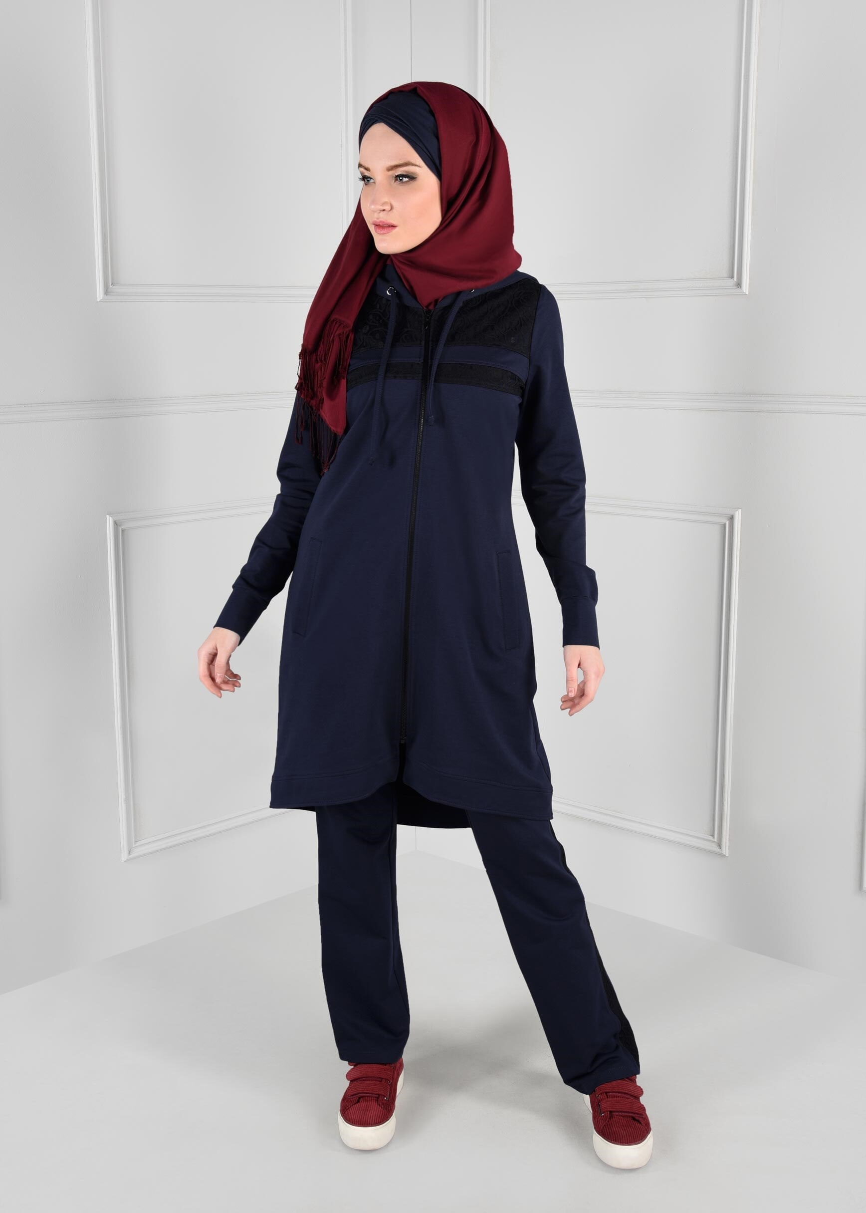 Tesettür giyim LACİVERT DANTEL DETAYLI 2&prime;Lİ EŞOFMAN TAKIM 4659