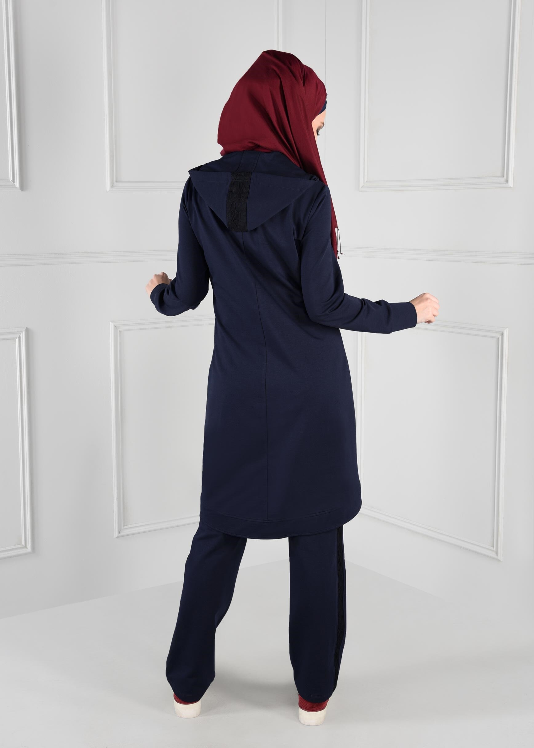 Tesettür giyim LACİVERT DANTEL DETAYLI 2&prime;Lİ EŞOFMAN TAKIM 4659