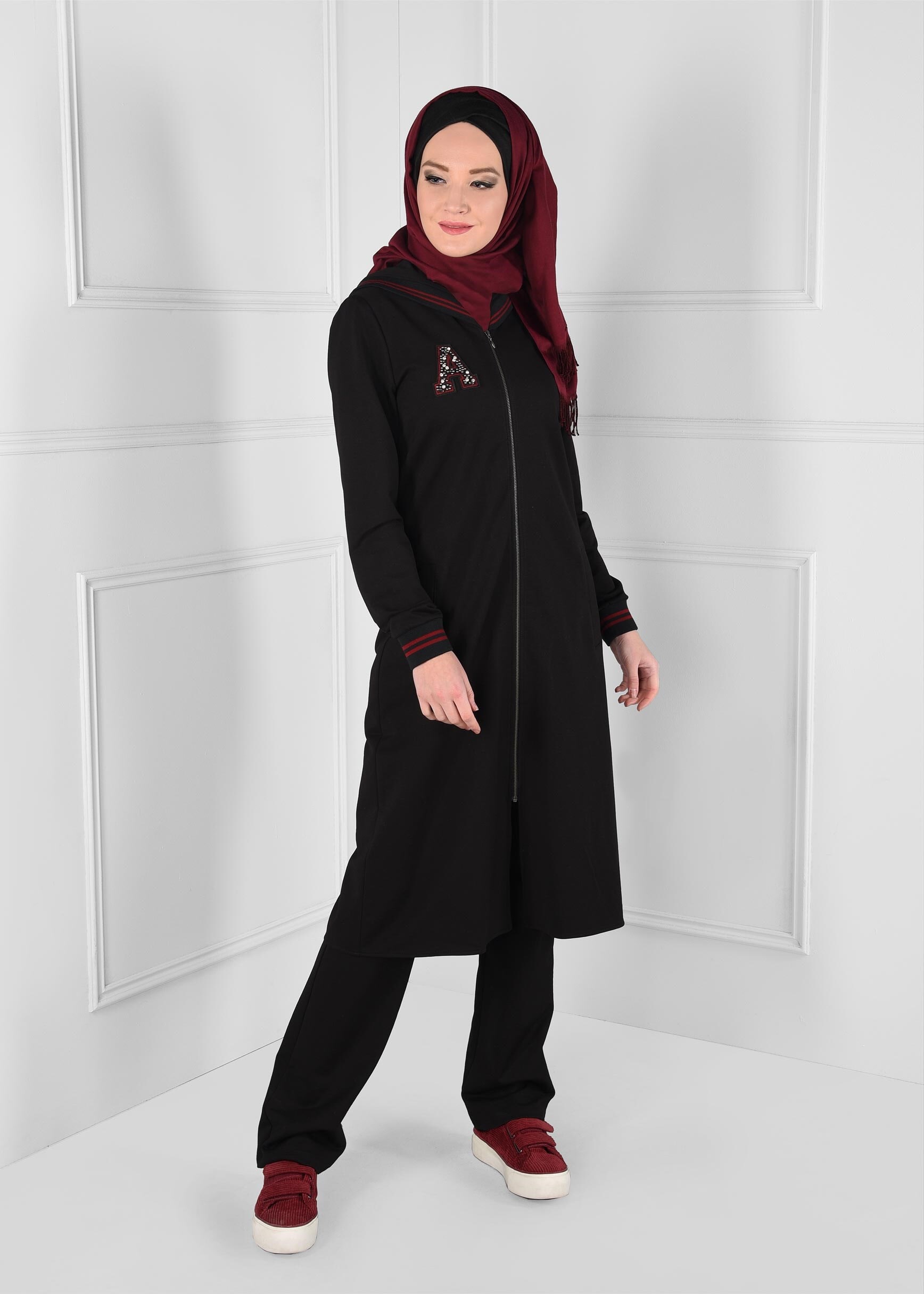 Tesettür giyim SİYAH KAPÜŞONLU ARMA DETAYLI FERMUARLI 2Lİ PANTOLON EŞOFMAN TAKIM 4660