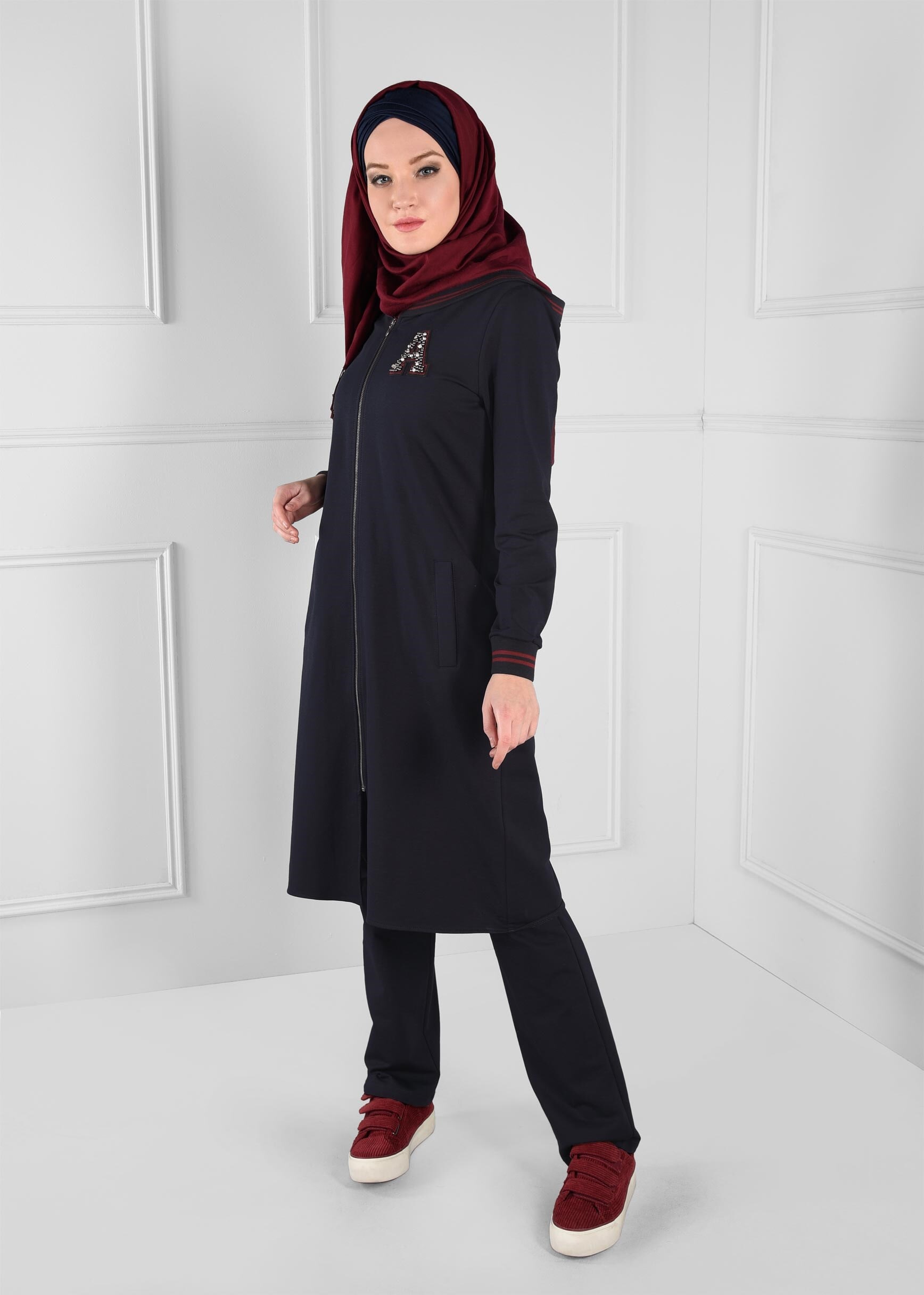 Tesettür giyim LACİVERT KAPÜŞONLU ARMA DETAYLI FERMUARLI 2Lİ PANTOLON EŞOFMAN TAKIM 4660