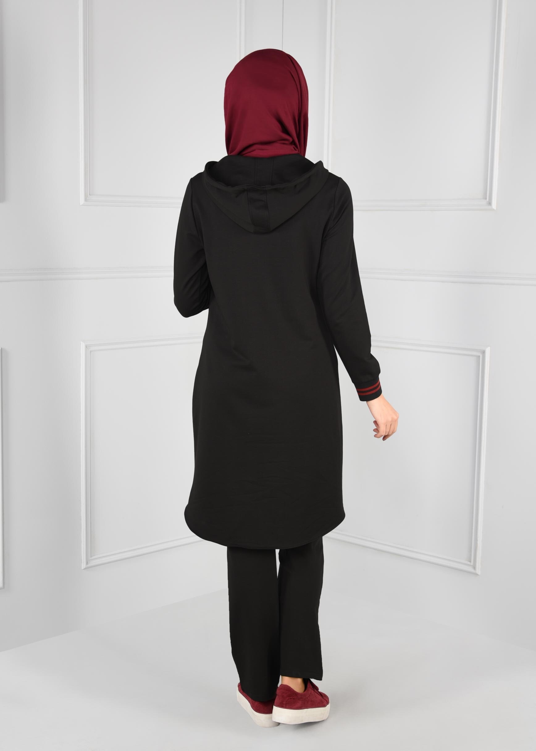 Tesettür giyim SİYAH KAPÜŞONLU 2&prime;Lİ EŞOFMAN TAKIM 4663 