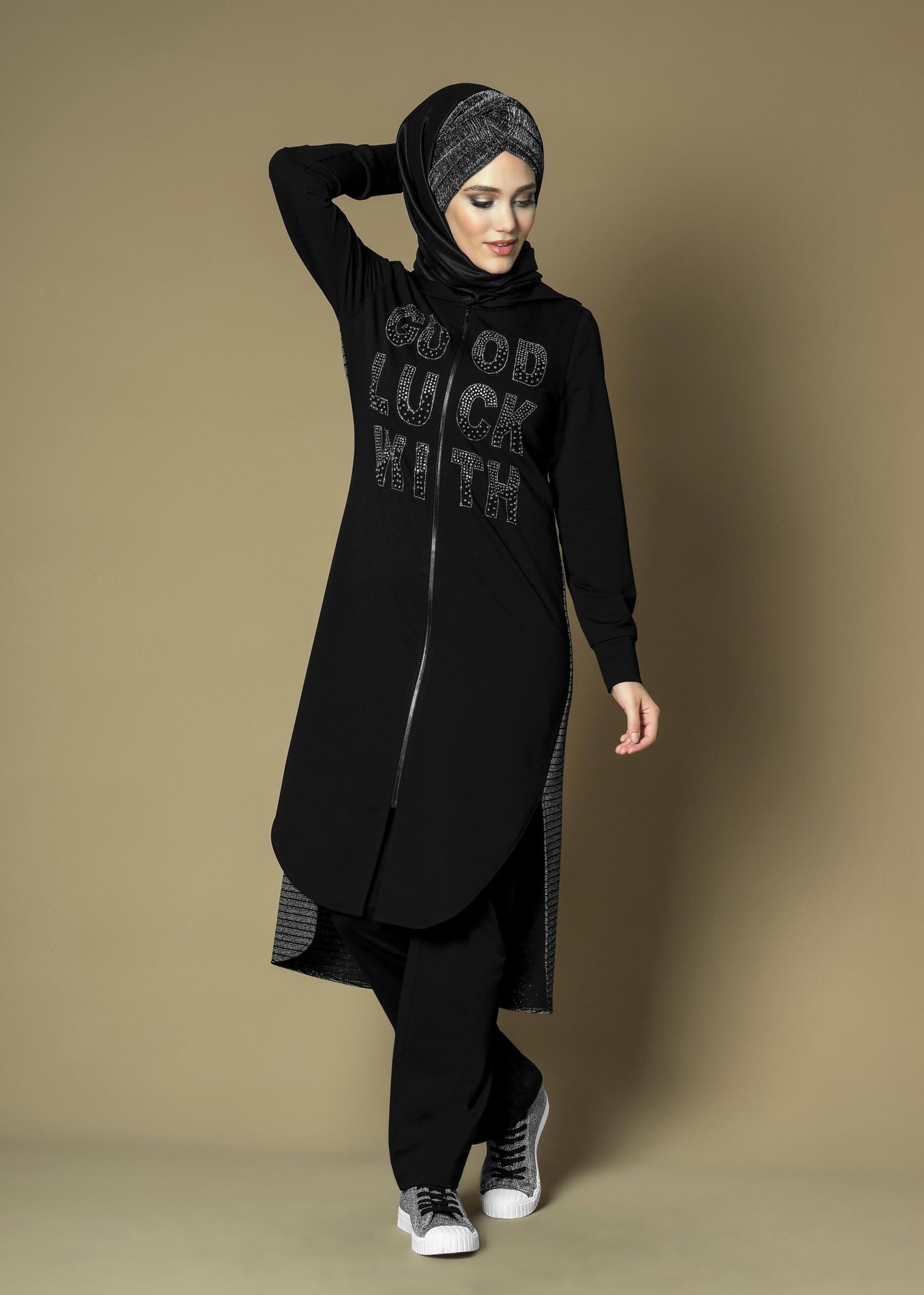 Tesettür giyim SİYAH TAŞ BASKILI KAPÜŞONLU FERMUARLI 2Lİ PANTOLON EŞOFMAN TAKIM 4692