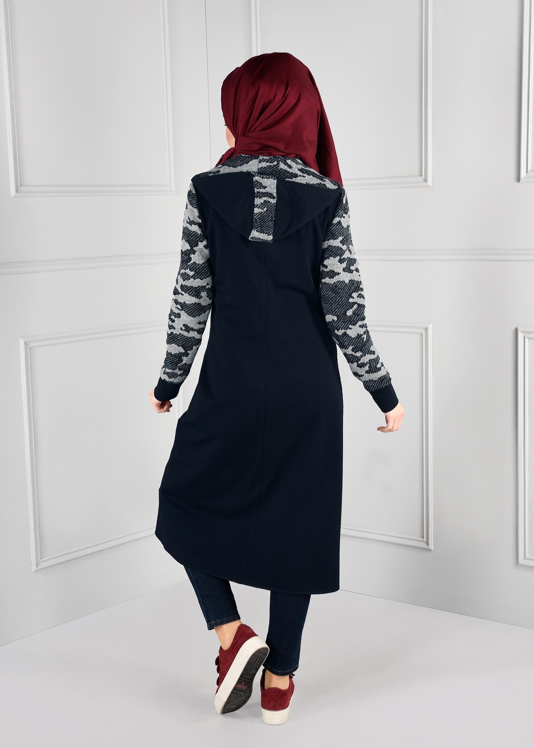 Tesettür giyim LACİVERT KOLLARI KAMUFLAJ DESENLİ KAPÜŞONLU FERMUARLI EŞOFMAN TUNİK 4694