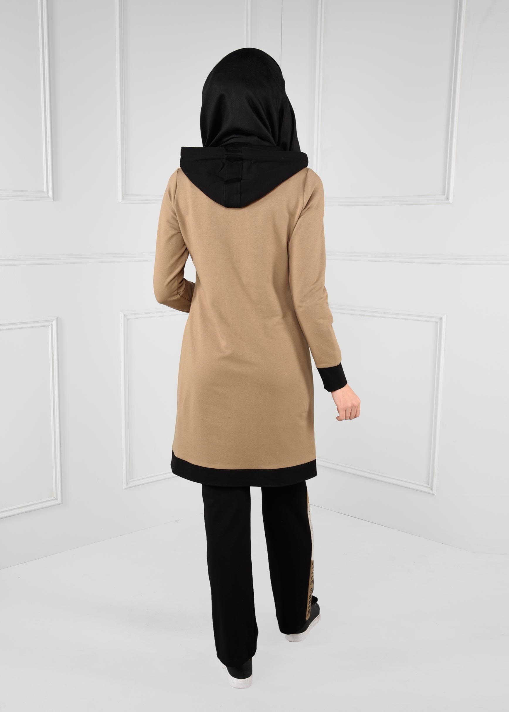 Tesettür giyim KAHVE KAPÜŞONLU YAZI DETAYLI 2Lİ PANTOLON EŞOFMAN TAKIMI 4695