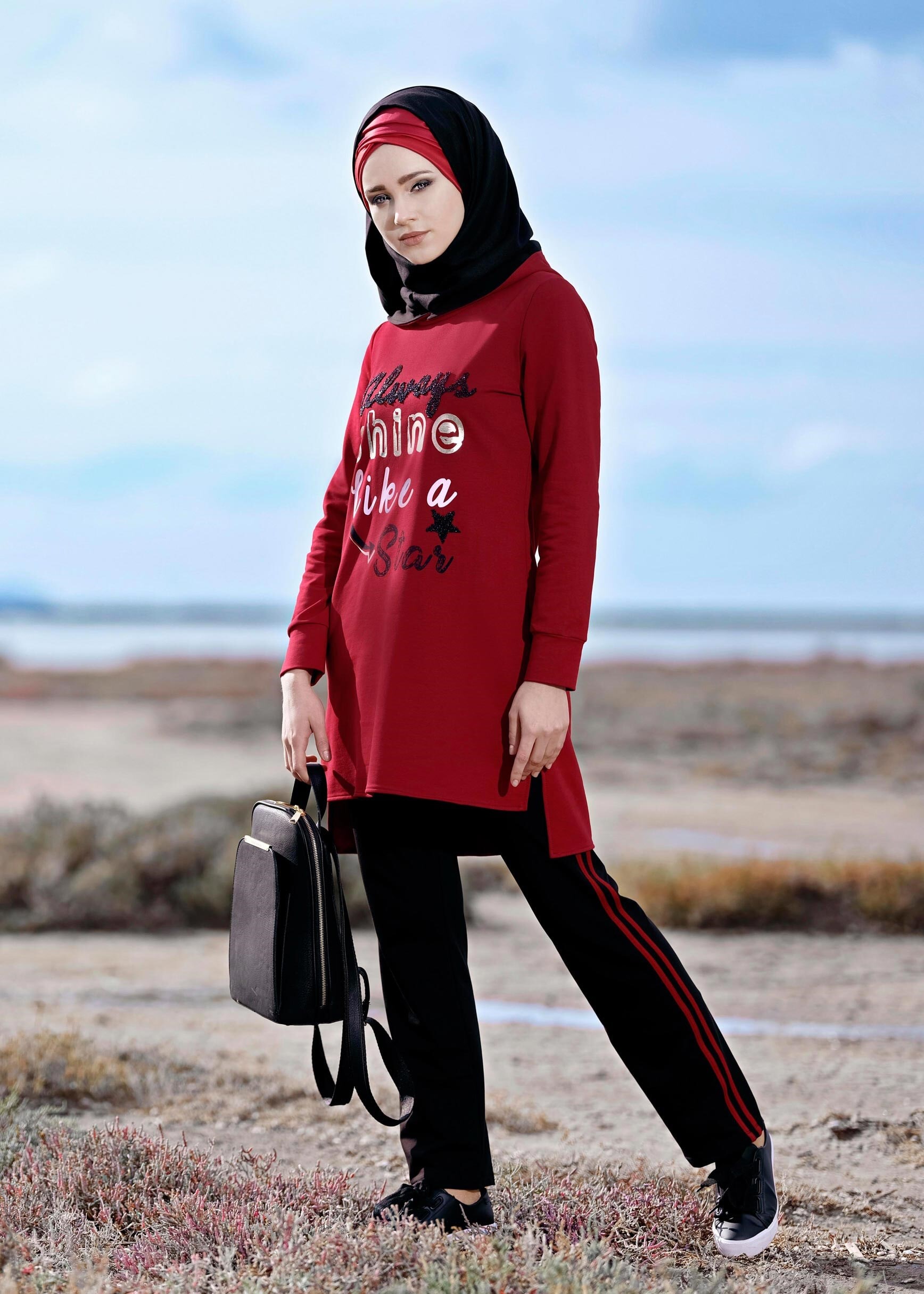 Tesettür giyim BORDO ÖNÜ BASKILI 2&prime;Lİ EŞOFMAN TAKIM 4696