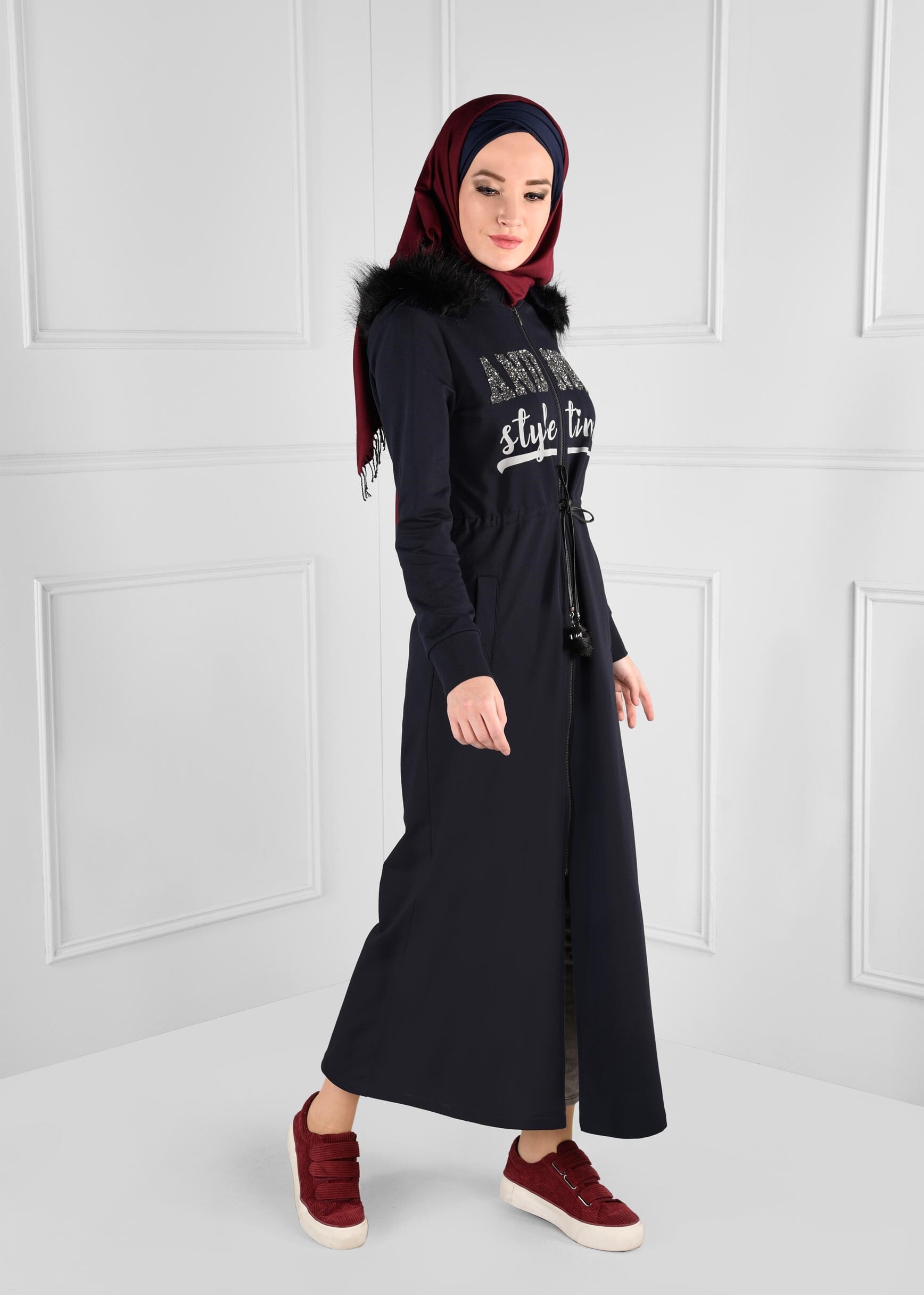 Tesettür giyim LACİVERT YAZI BASKILI BELDEN BAĞCIKLI KAPÜŞONLU FERMUARLI EŞOFMAN TUNİK 4744