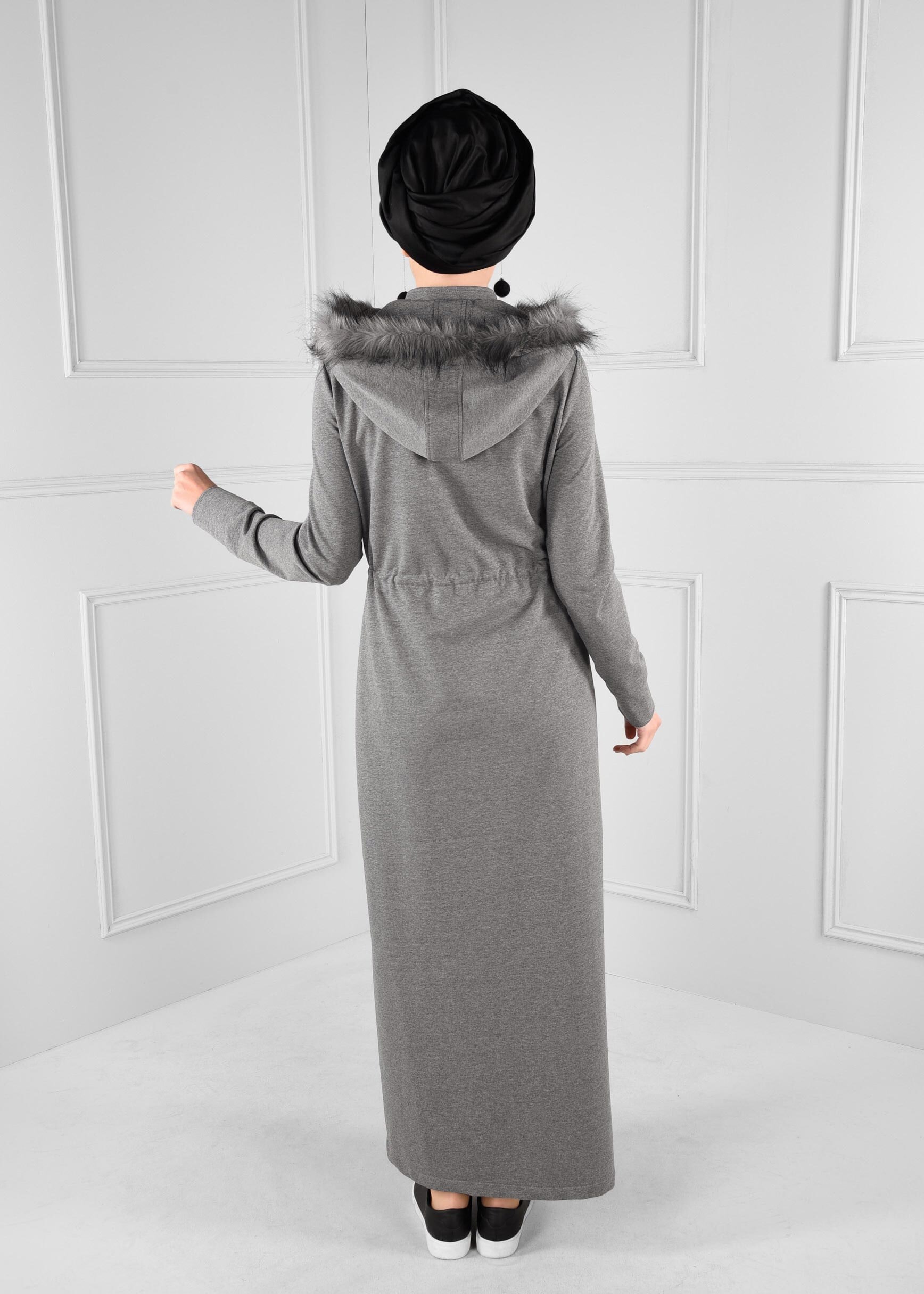 Tesettür giyim GRİ YAZI BASKILI BELDEN BAĞCIKLI KAPÜŞONLU FERMUARLI EŞOFMAN TUNİK 4744