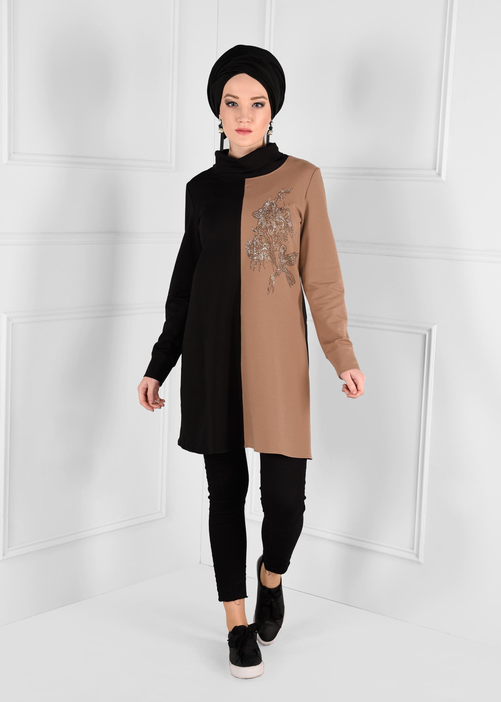 Tesettür giyim KAHVE TAŞ BASKILI BOĞAZLI EŞOFMAN TUNİK 4746
