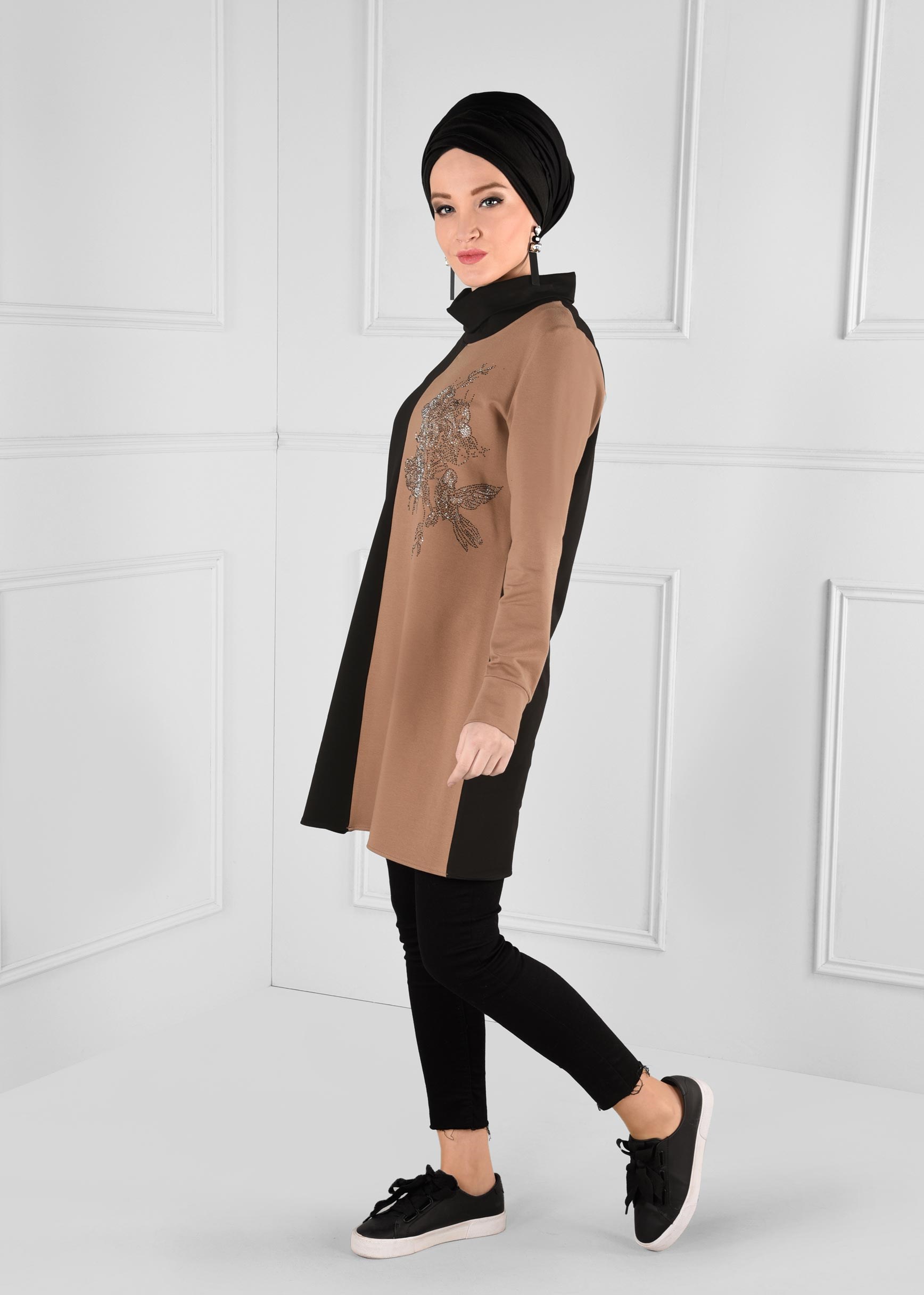 Tesettür giyim KAHVE TAŞ BASKILI BOĞAZLI EŞOFMAN TUNİK 4746