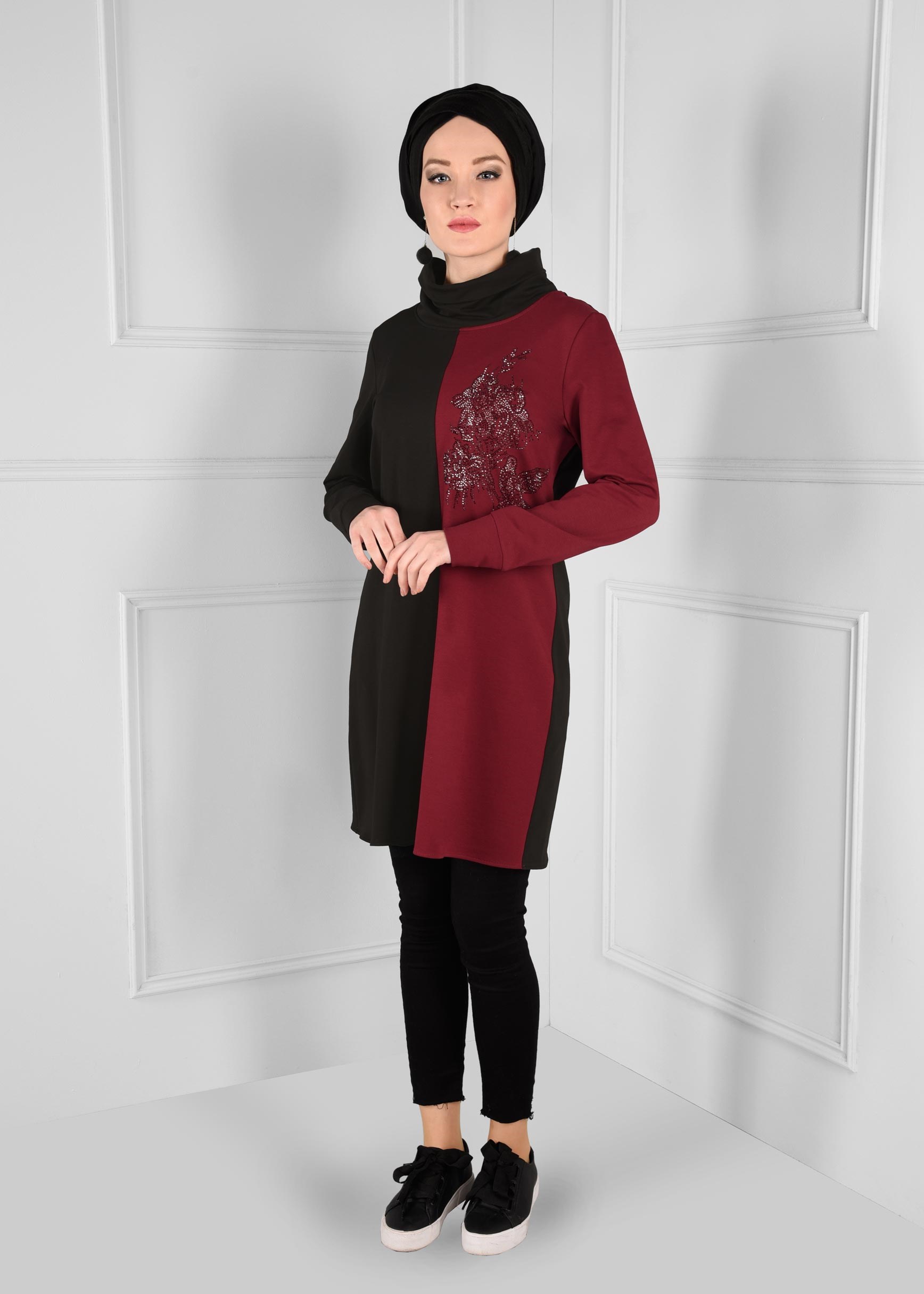 Tesettür giyim BORDO TAŞ BASKILI BOĞAZLI EŞOFMAN TUNİK 4746