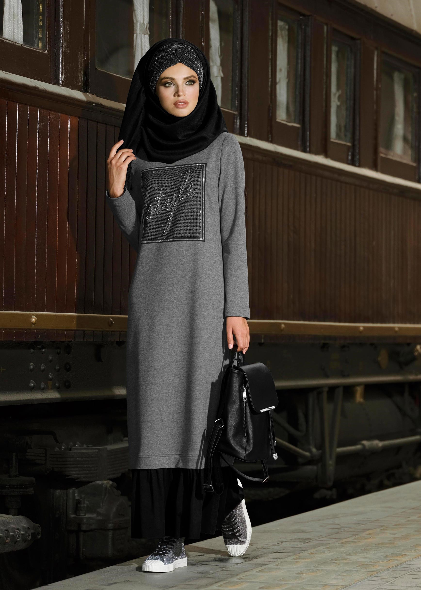Vêtements hijab GRIS ROBE EN SPORT À VOLANTS 4747 