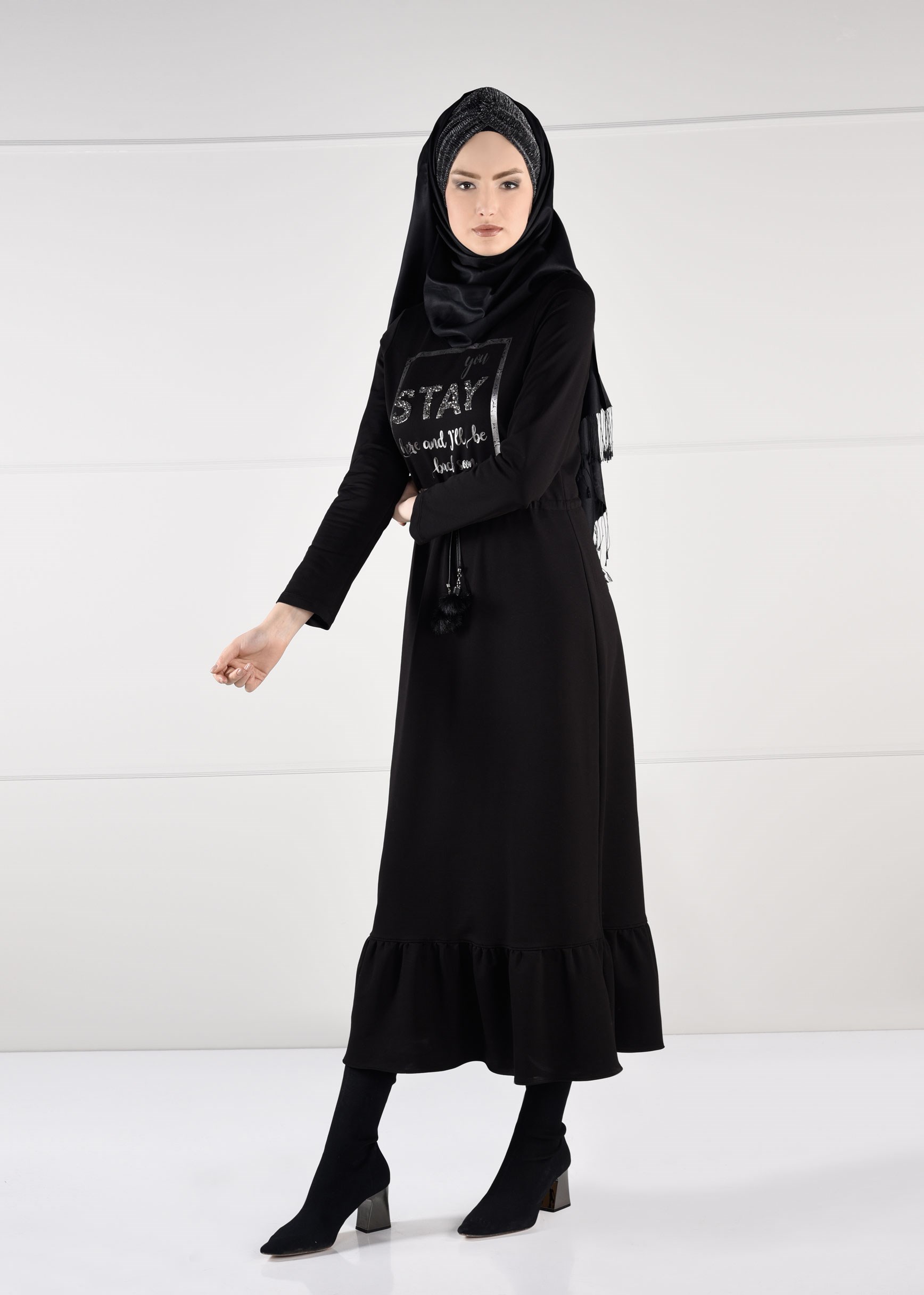 Tesettür giyim SİYAH ÖNÜ BASKILI BAĞLAMALI EŞOFMAN ELBİSE  4795