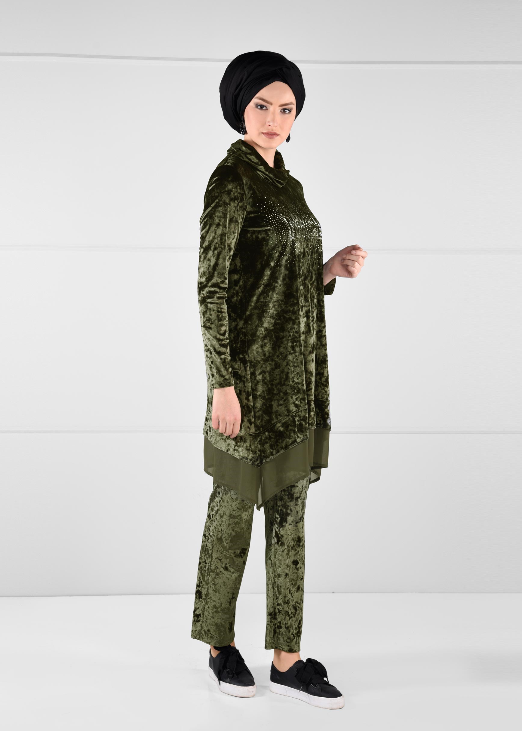 Tesettür giyim HAKİ ŞİFON DETAYLI TAŞ BASKI KADİFE 2Lİ PANTOLON EŞOFMAN TAKIMI 4797