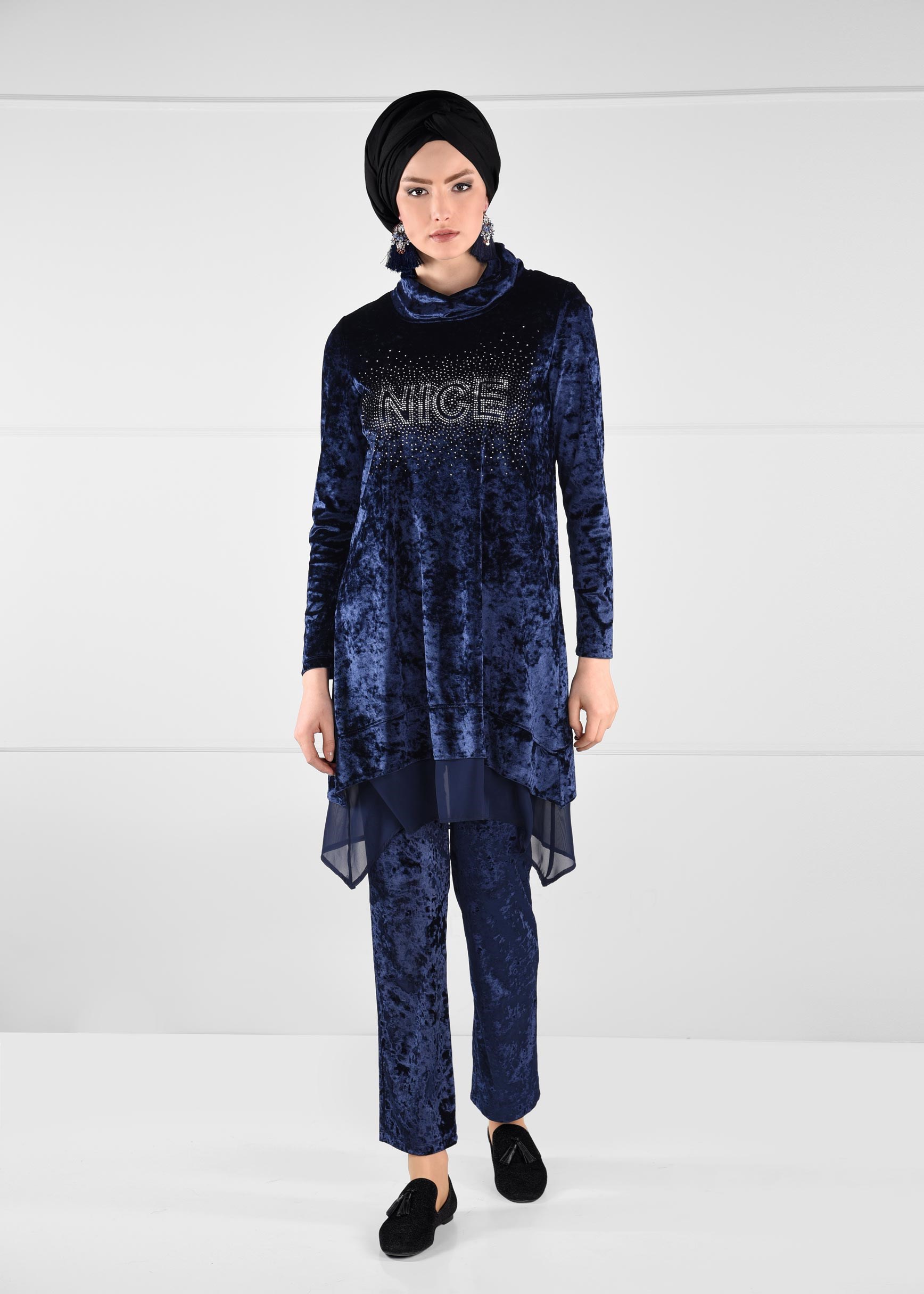 Tesettür giyim LACİVERT ŞİFON DETAYLI TAŞ BASKI KADİFE 2Lİ PANTOLON EŞOFMAN TAKIMI 4797