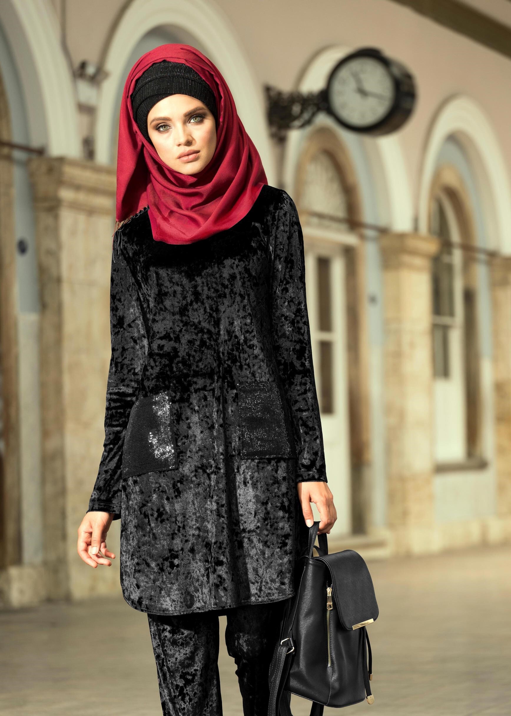 Tesettür giyim SİYAH KADİFE 2&prime;Lİ PANTOLONLU EŞOFMAN TAKIM 4798 