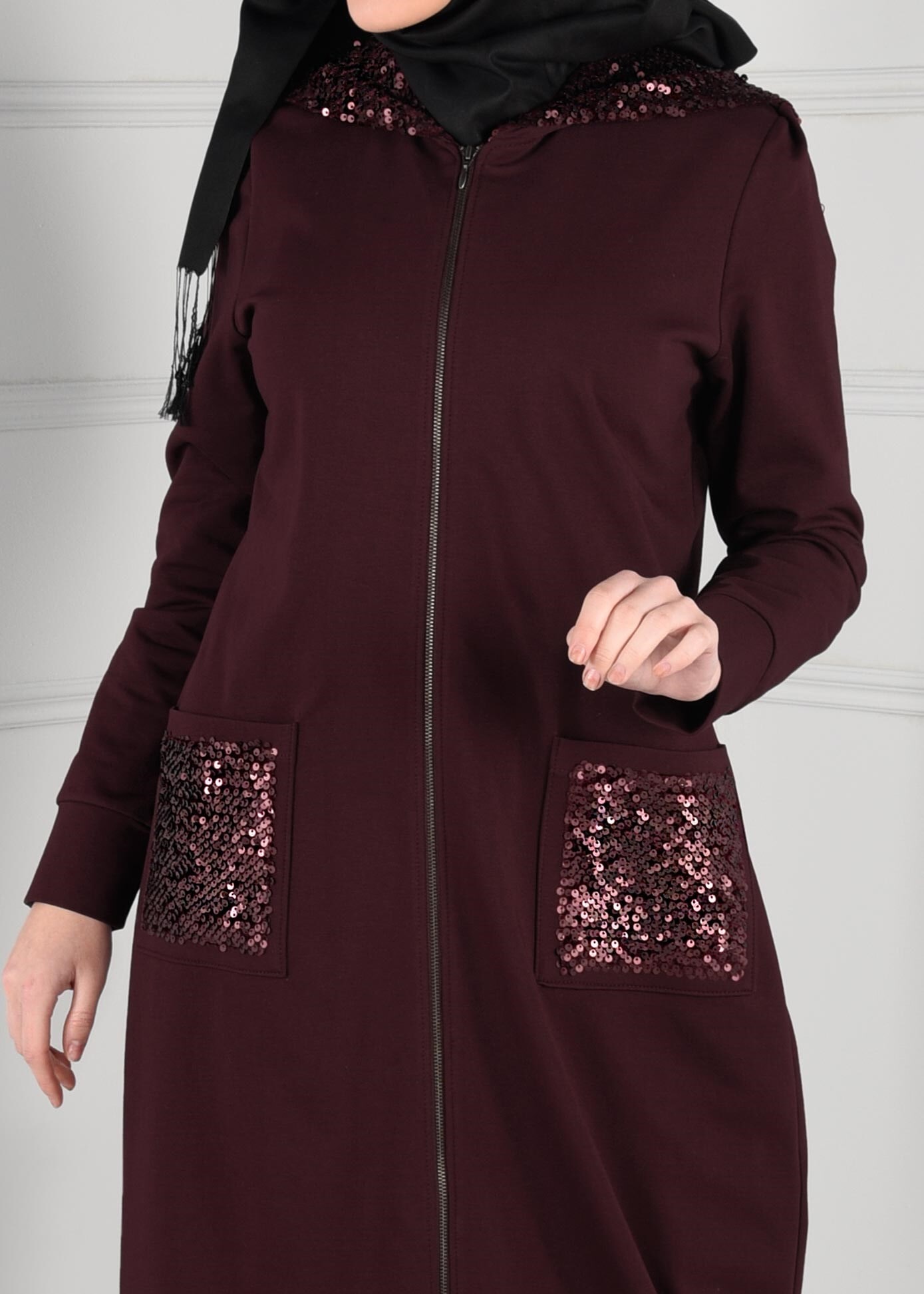Tesettür giyim BORDO KAPÜŞONLU PAYETLİ FERMUARLI EŞOFMAN TUNİK 4801