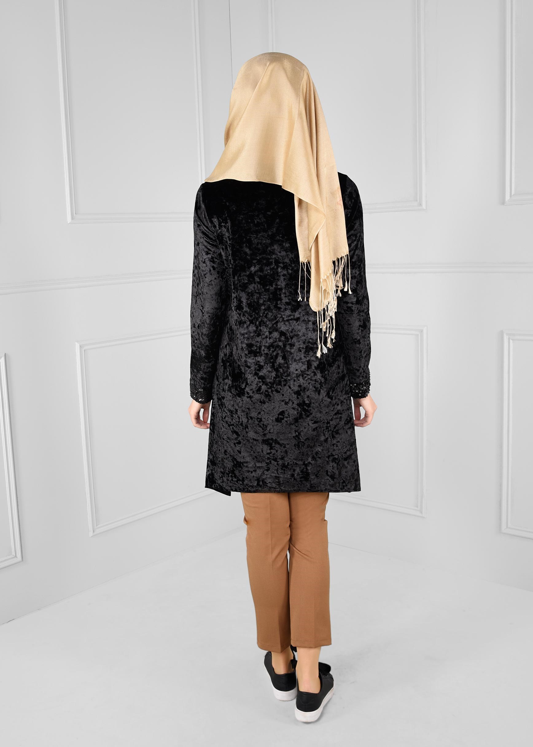 Tesettür giyim SİYAH PAYET İŞLEMELİ CEPLİ KADİFE EŞOFMAN TUNİK 4803 