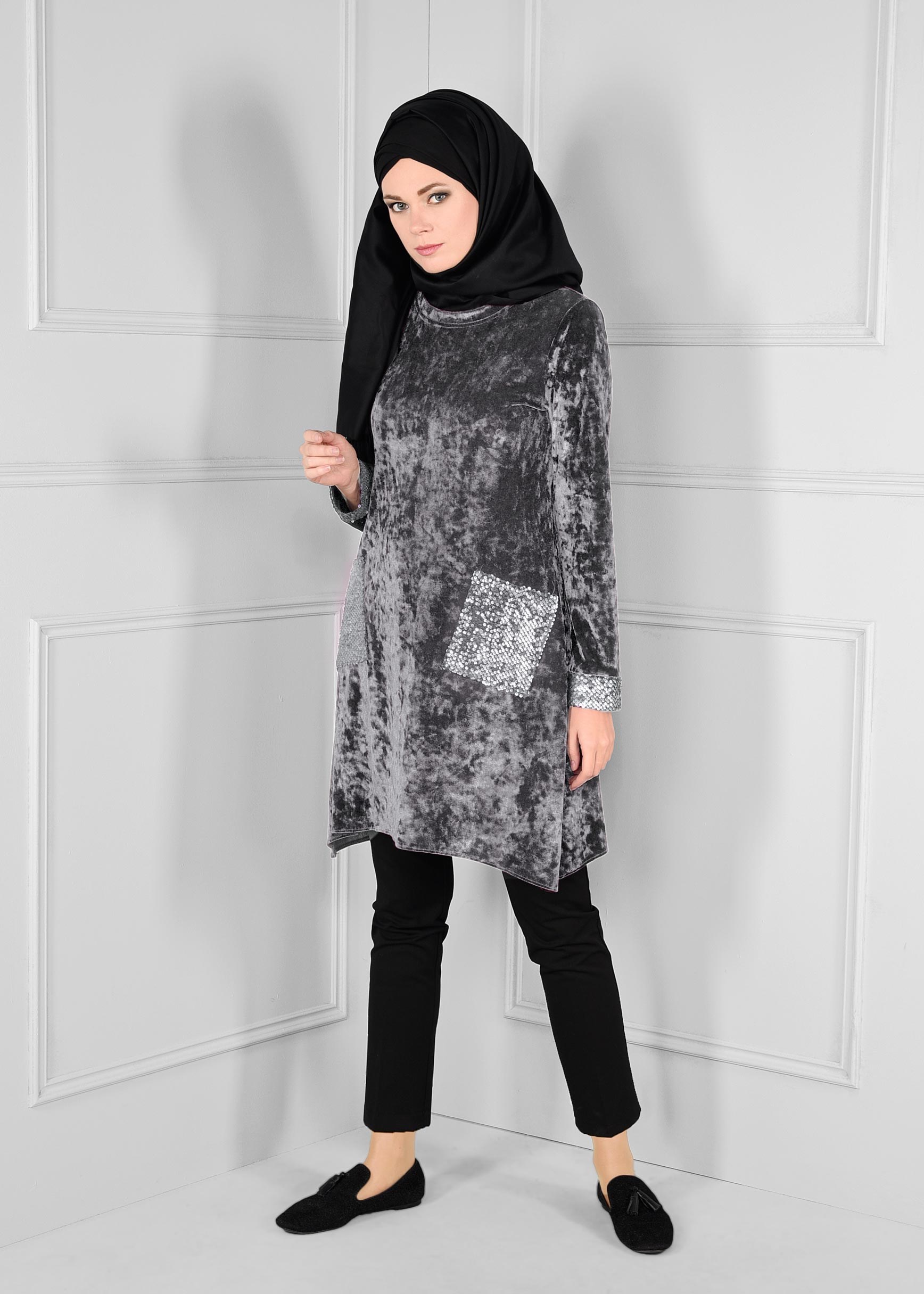 Tesettür giyim GRİ PAYET İŞLEMELİ CEPLİ KADİFE EŞOFMAN TUNİK 4803 