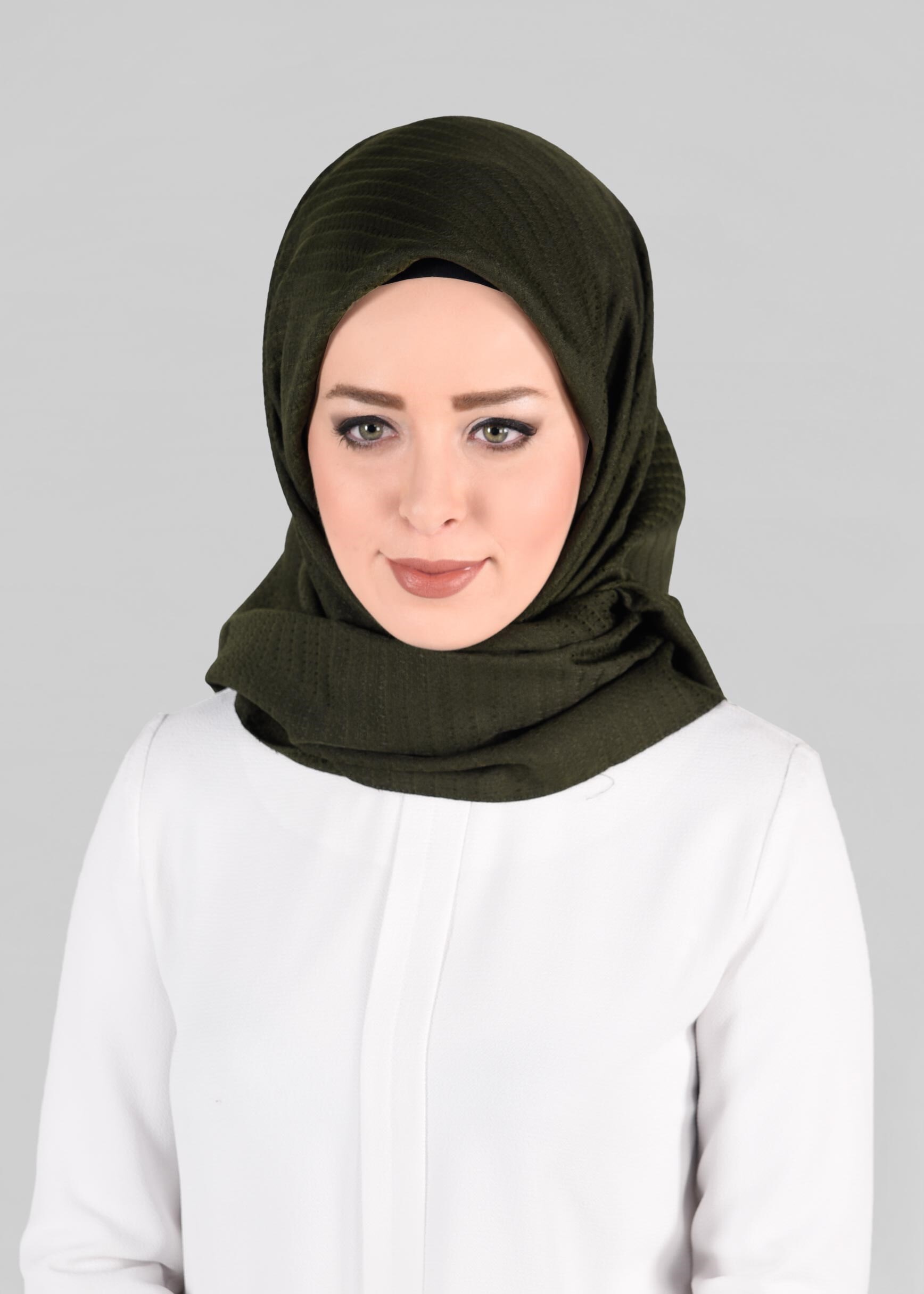 Tesettür giyim HAKİ 9880 ALVİNA KENDİNDEN DESENLİ EŞARP