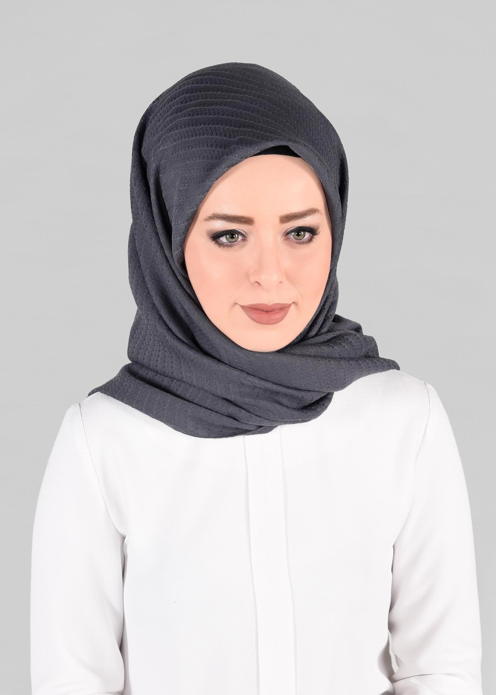 Tesettür giyim GRİ 9880 ALVİNA KENDİNDEN DESENLİ EŞARP