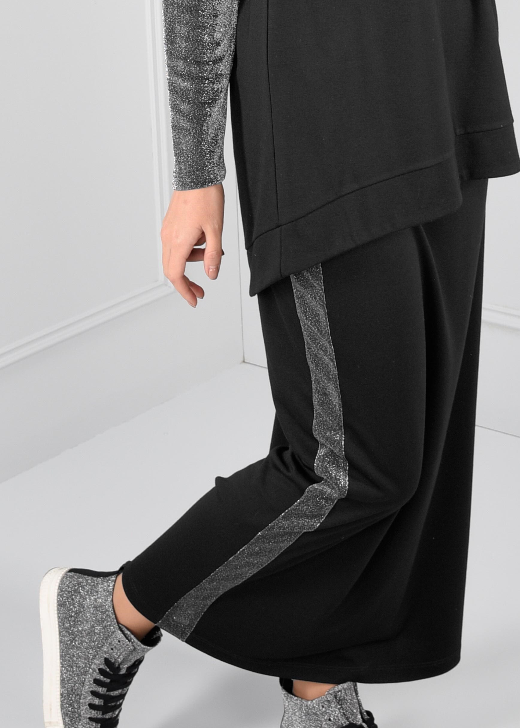 Tesettür giyim SİYAH YANLARI SİMLİ BİYE DETAYLI BELİ LASTİKLİ ETEK 6086