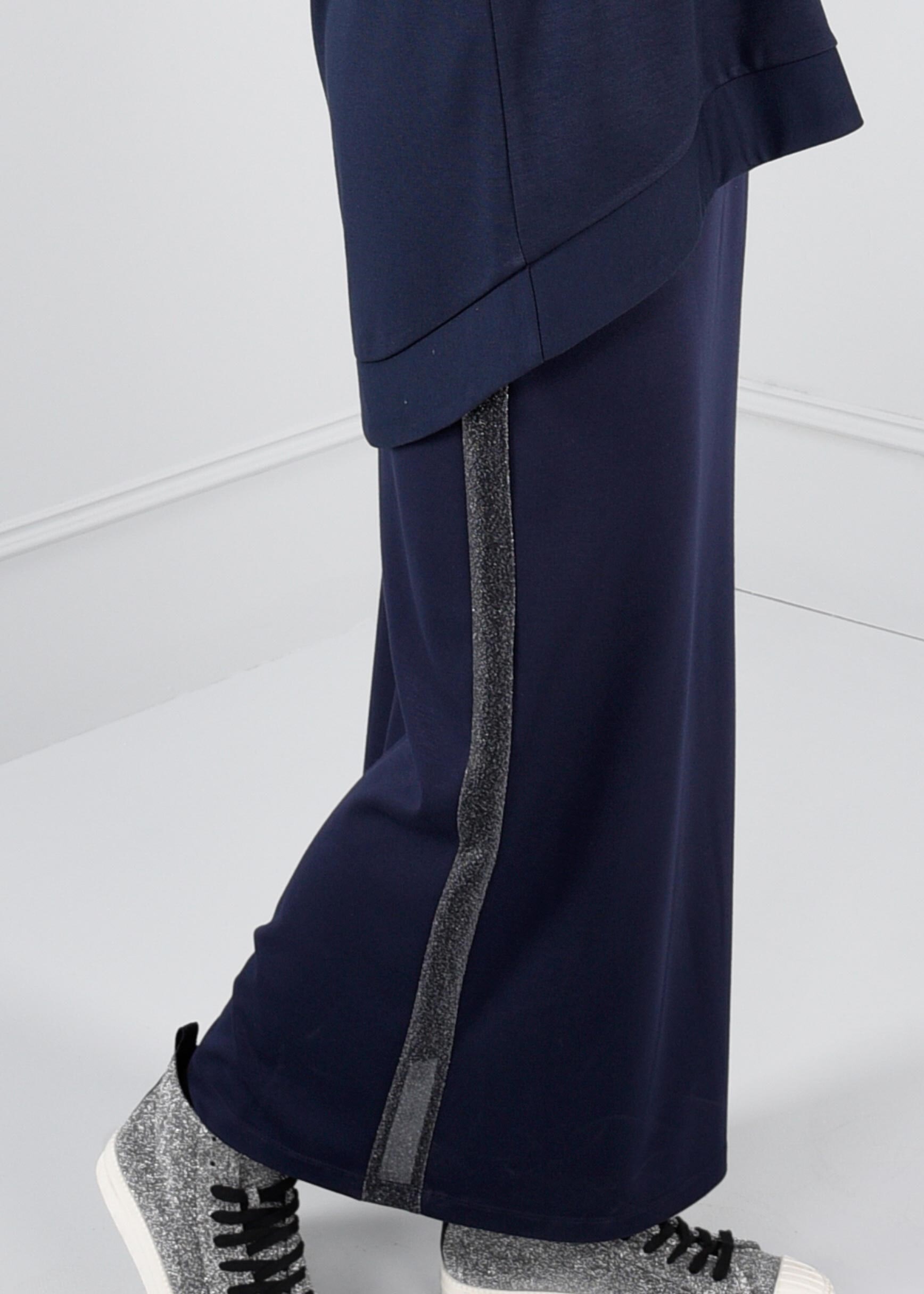 Tesettür giyim LACİVERT YANLARI SİMLİ BİYE DETAYLI BELİ LASTİKLİ ETEK 6086