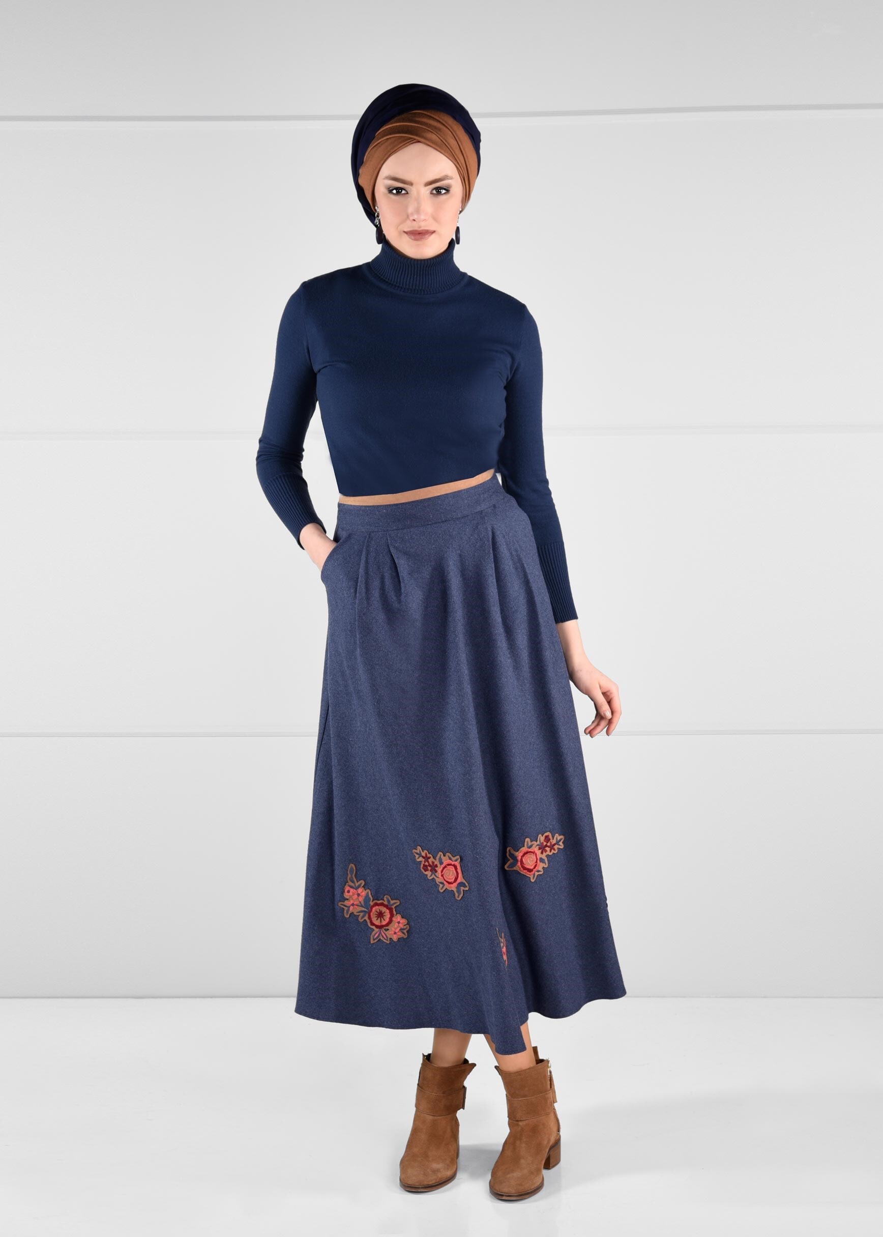Tesettür giyim LACİVERT NAKIŞ İŞLEMELİ KLOŞ ETEK 6089 
