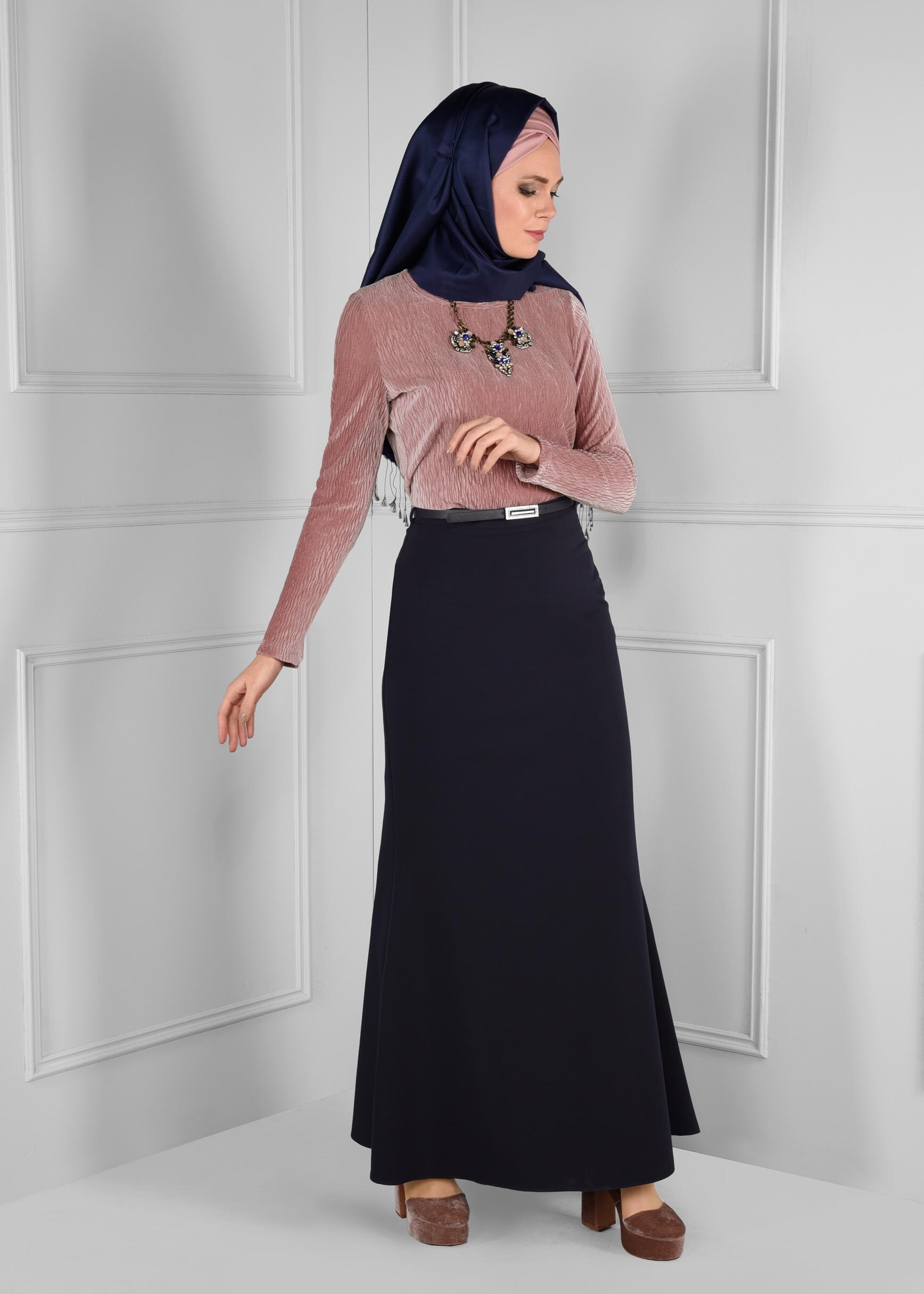 Tesettür giyim LACİVERT BALIK KESİM KEMERLİ ETEK 6091