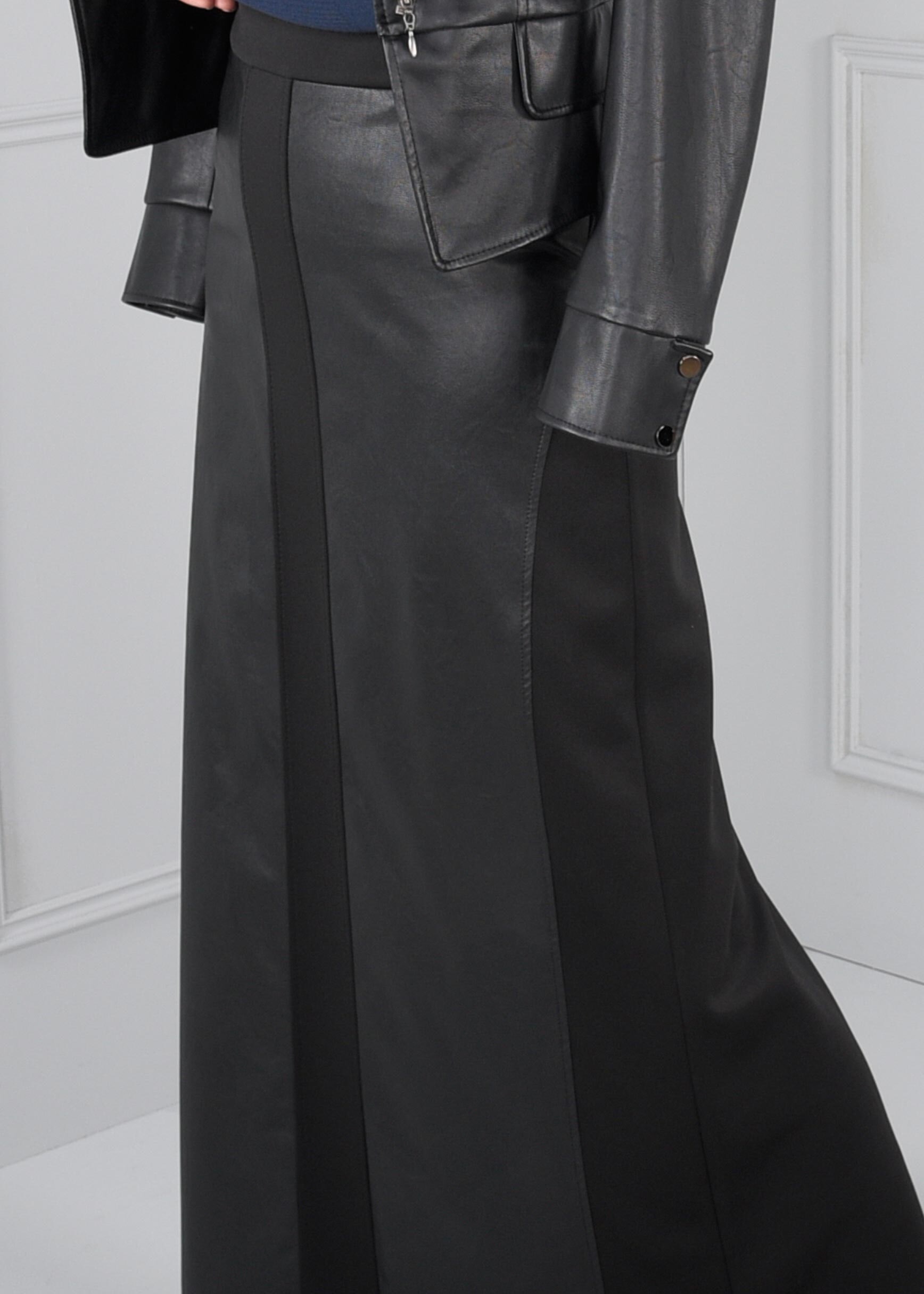 Tesettür giyim SİYAH SUNİ DERİ DETAYLI YÜKSEK BEL ETEK 6097