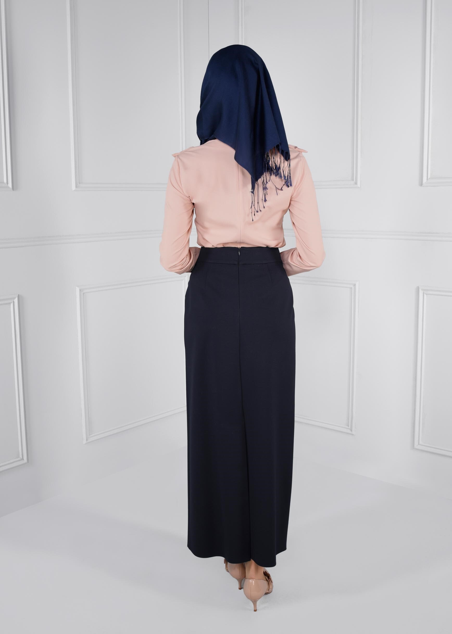 Tesettür giyim LACİVERT BELDEN ZİNCİR DETAYLI GİZLİ YIRTMAÇLI ETEK 6098