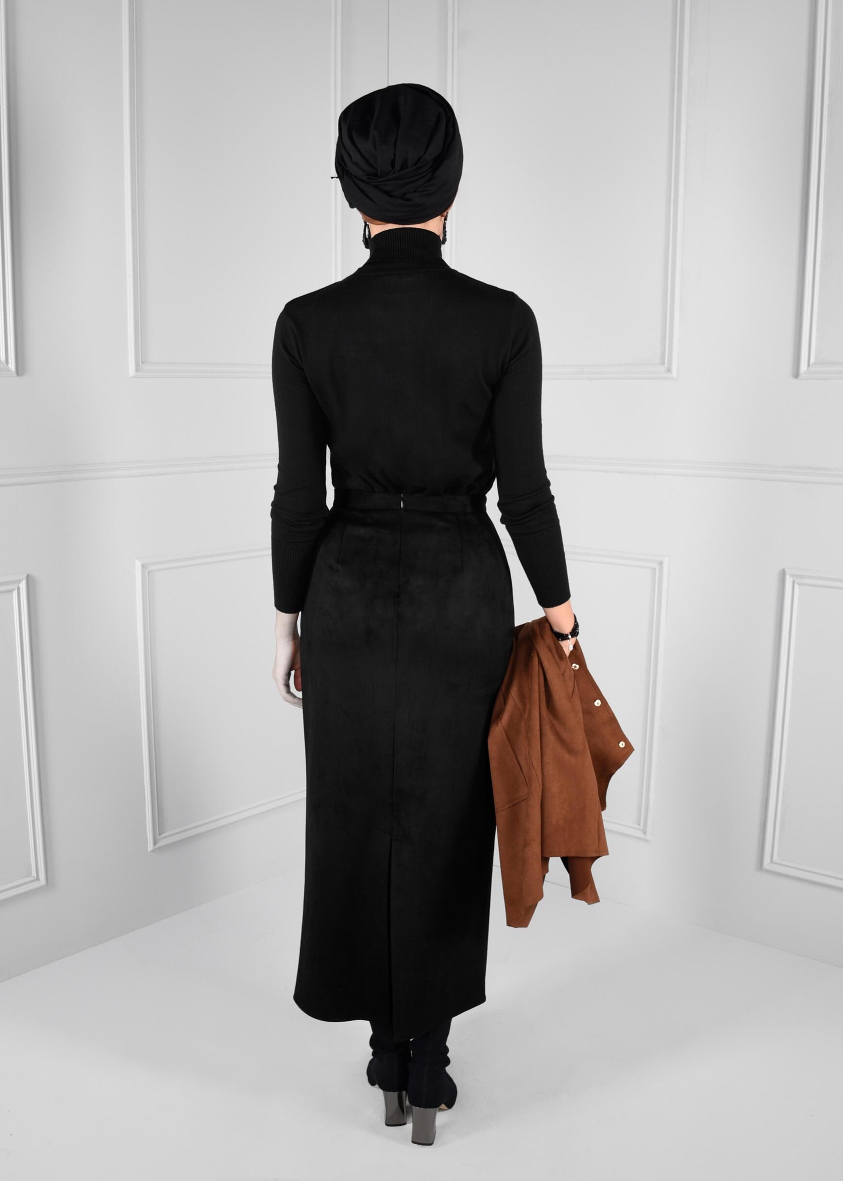 Tesettür giyim SİYAH GİZLİ YIRTMAÇLI DÜZ KESİM SÜET ETEK 6107