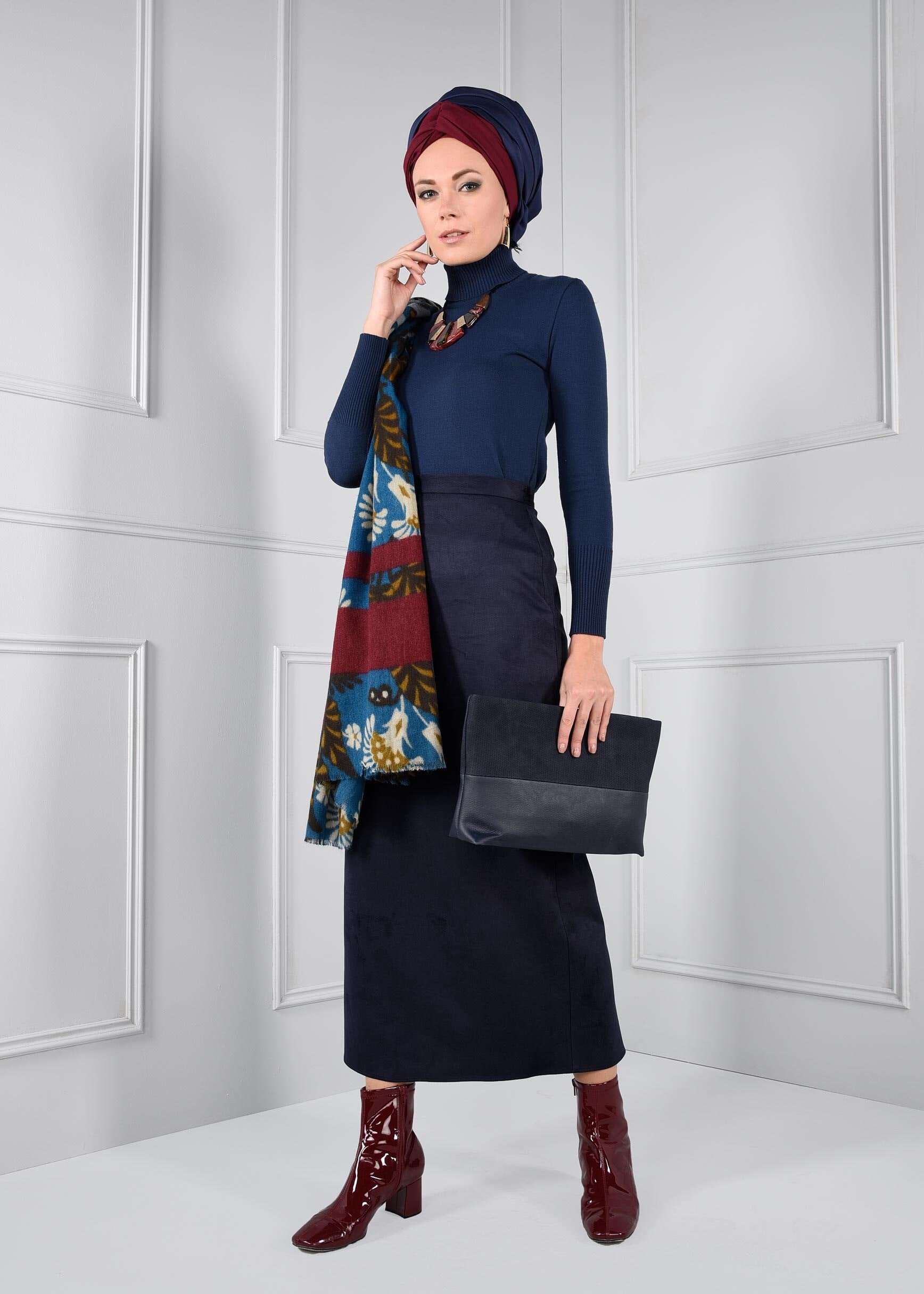 Tesettür giyim LACİVERT GİZLİ YIRTMAÇLI DÜZ KESİM SÜET ETEK 6107