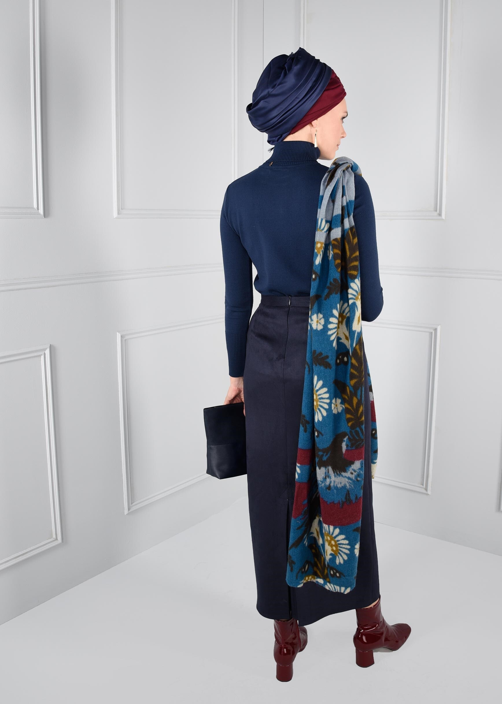 Tesettür giyim LACİVERT GİZLİ YIRTMAÇLI DÜZ KESİM SÜET ETEK 6107