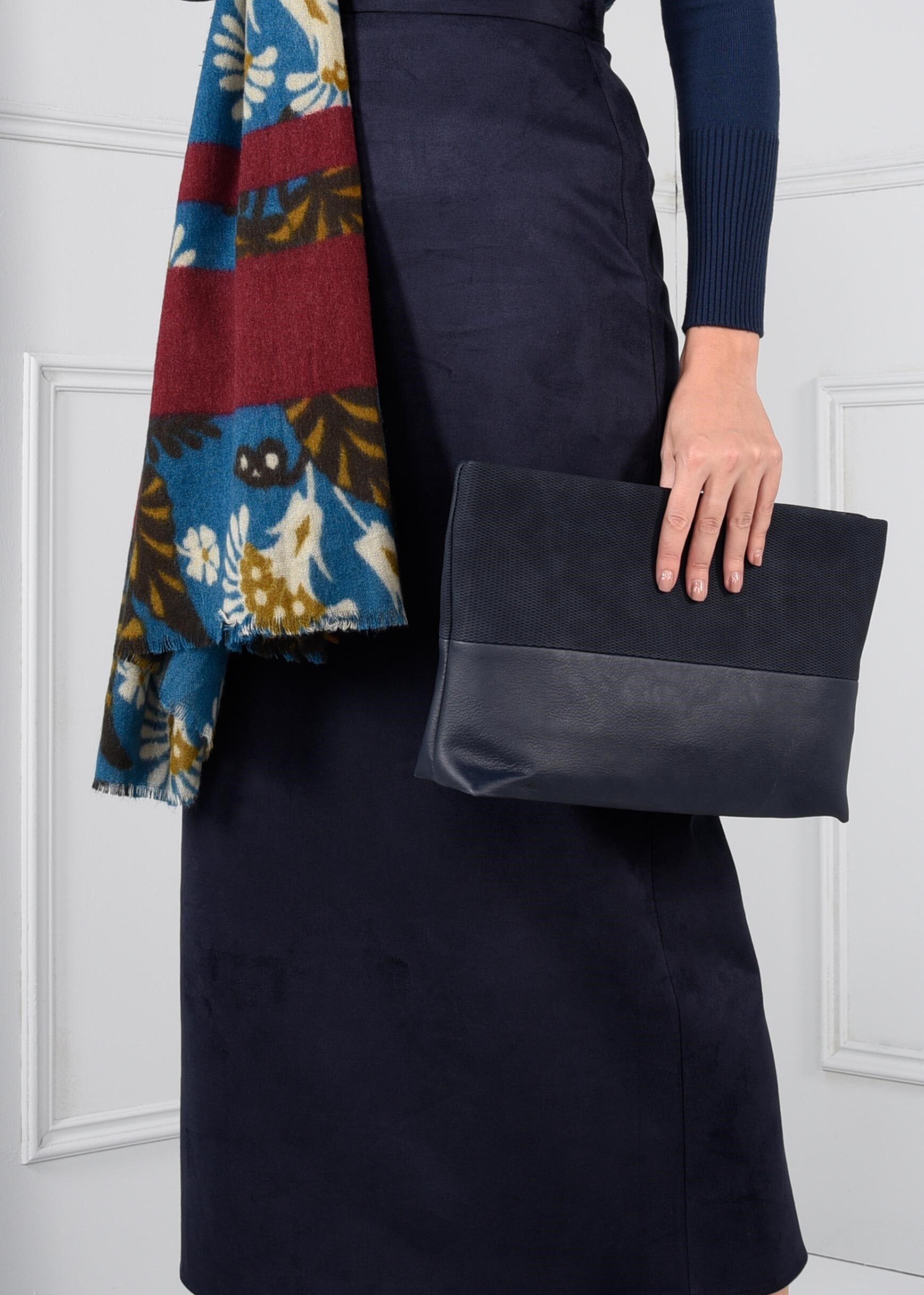 Tesettür giyim LACİVERT GİZLİ YIRTMAÇLI DÜZ KESİM SÜET ETEK 6107