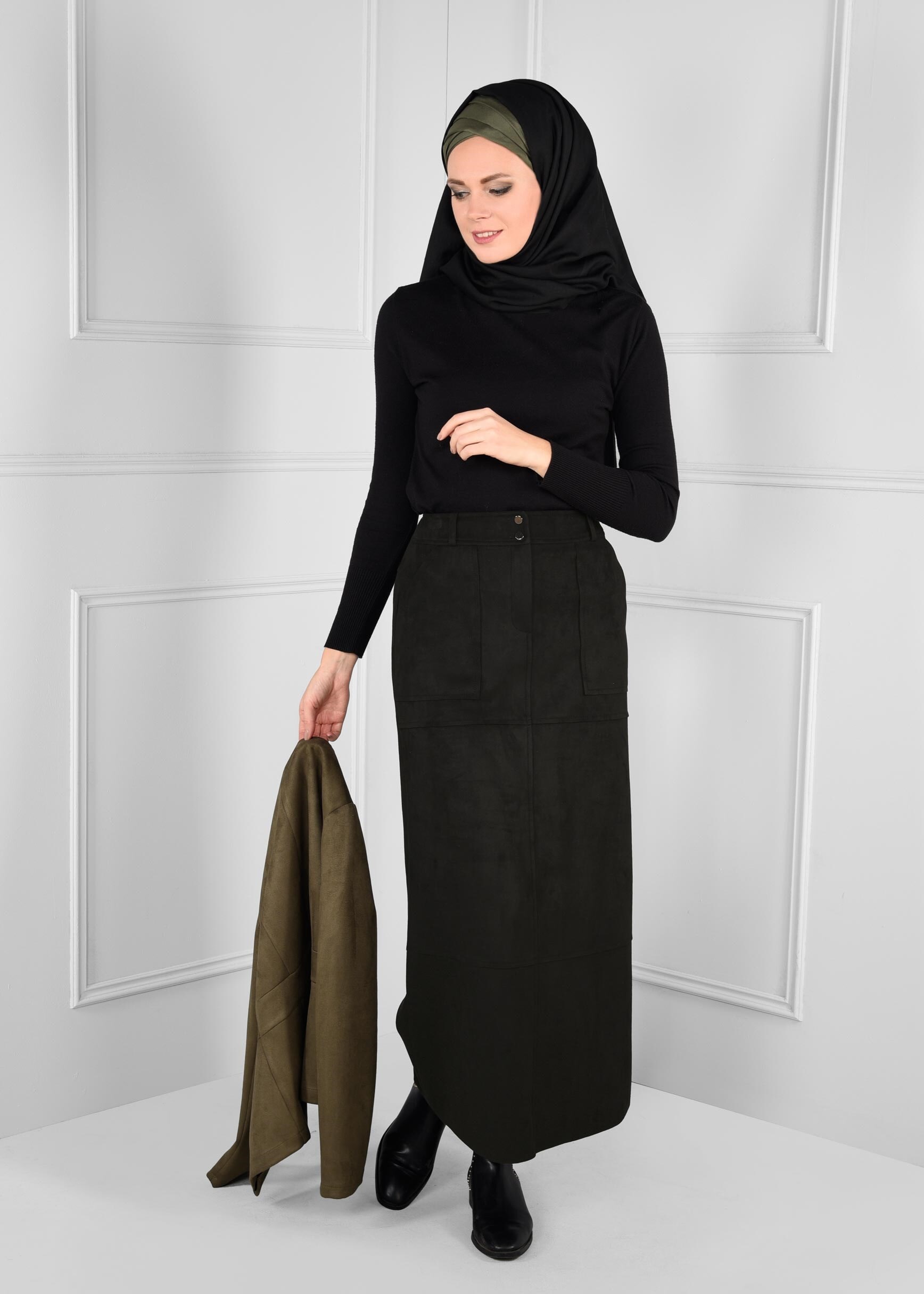 Tesettür giyim SİYAH CEPLİ DÜĞMELİ SÜET ETEK 6108