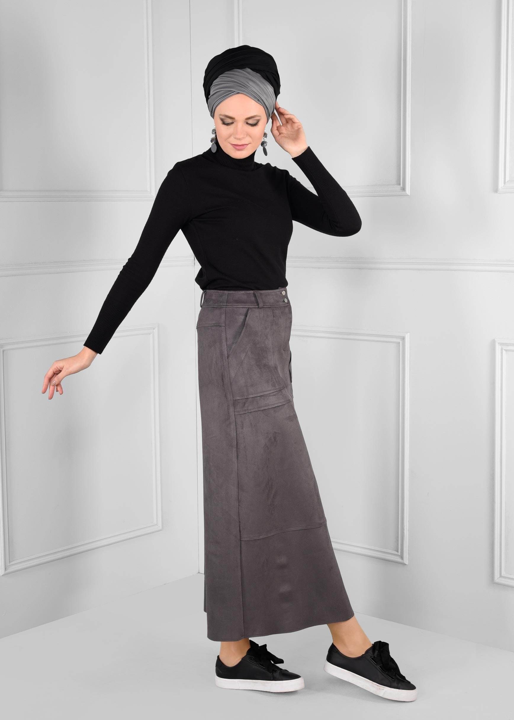 Tesettür giyim GRİ CEPLİ DÜĞMELİ SÜET ETEK 6108