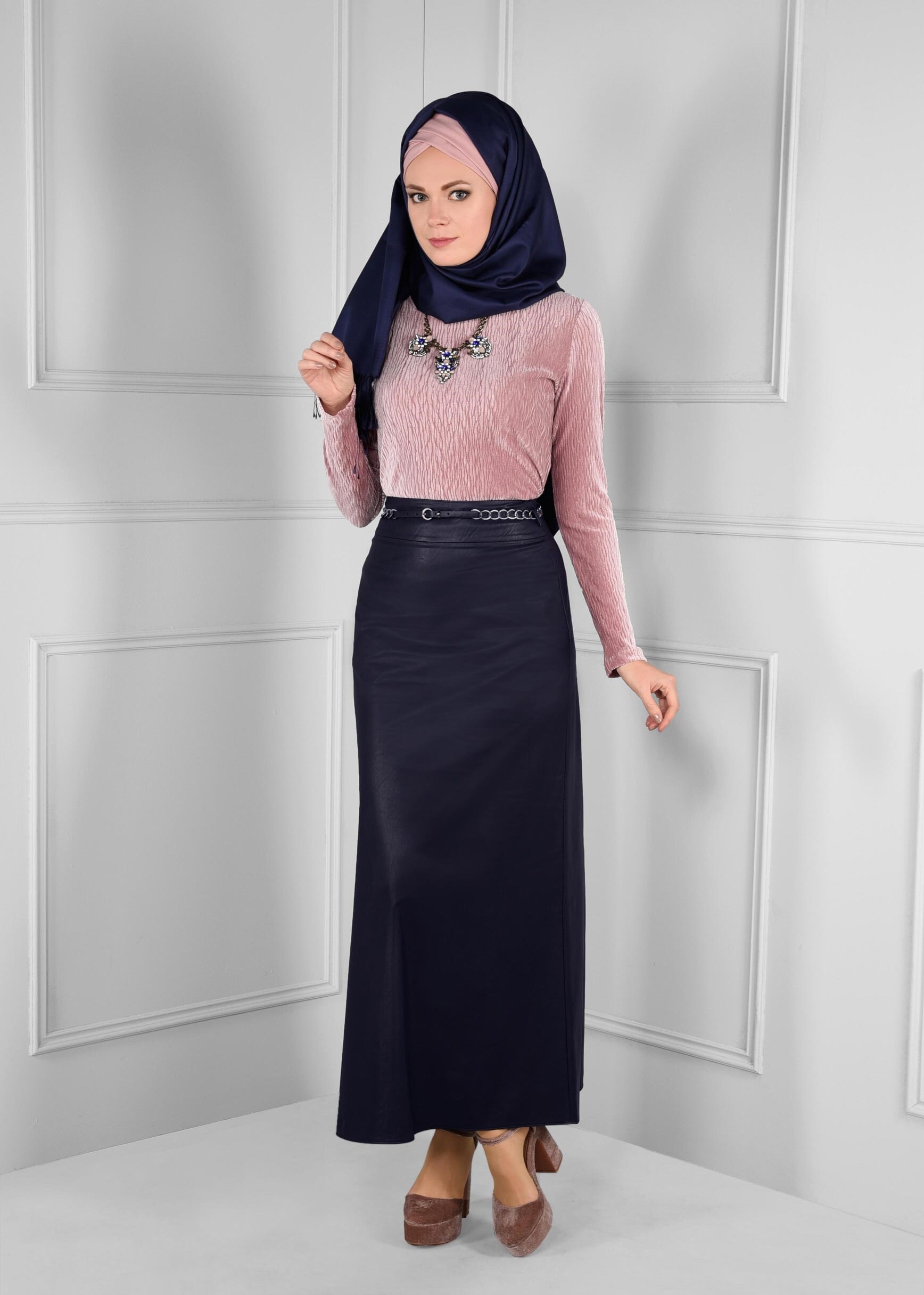 Tesettür giyim LACİVERT ZİNCİR KEMER DETAYLI ETEK 6123