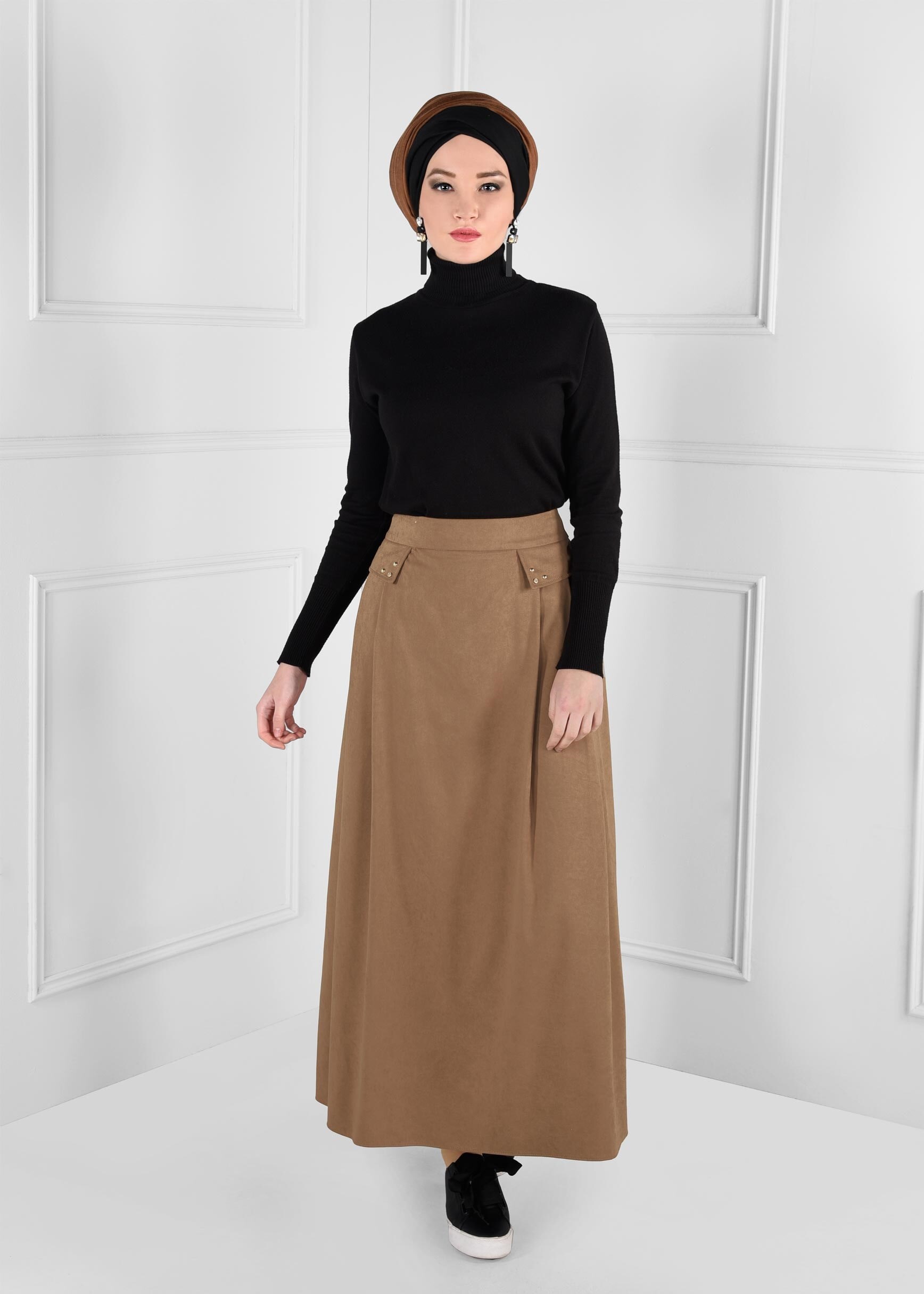 Tesettür giyim BEJ ZIMBA DETAYLI KLOŞ SÜET ETEK 6134