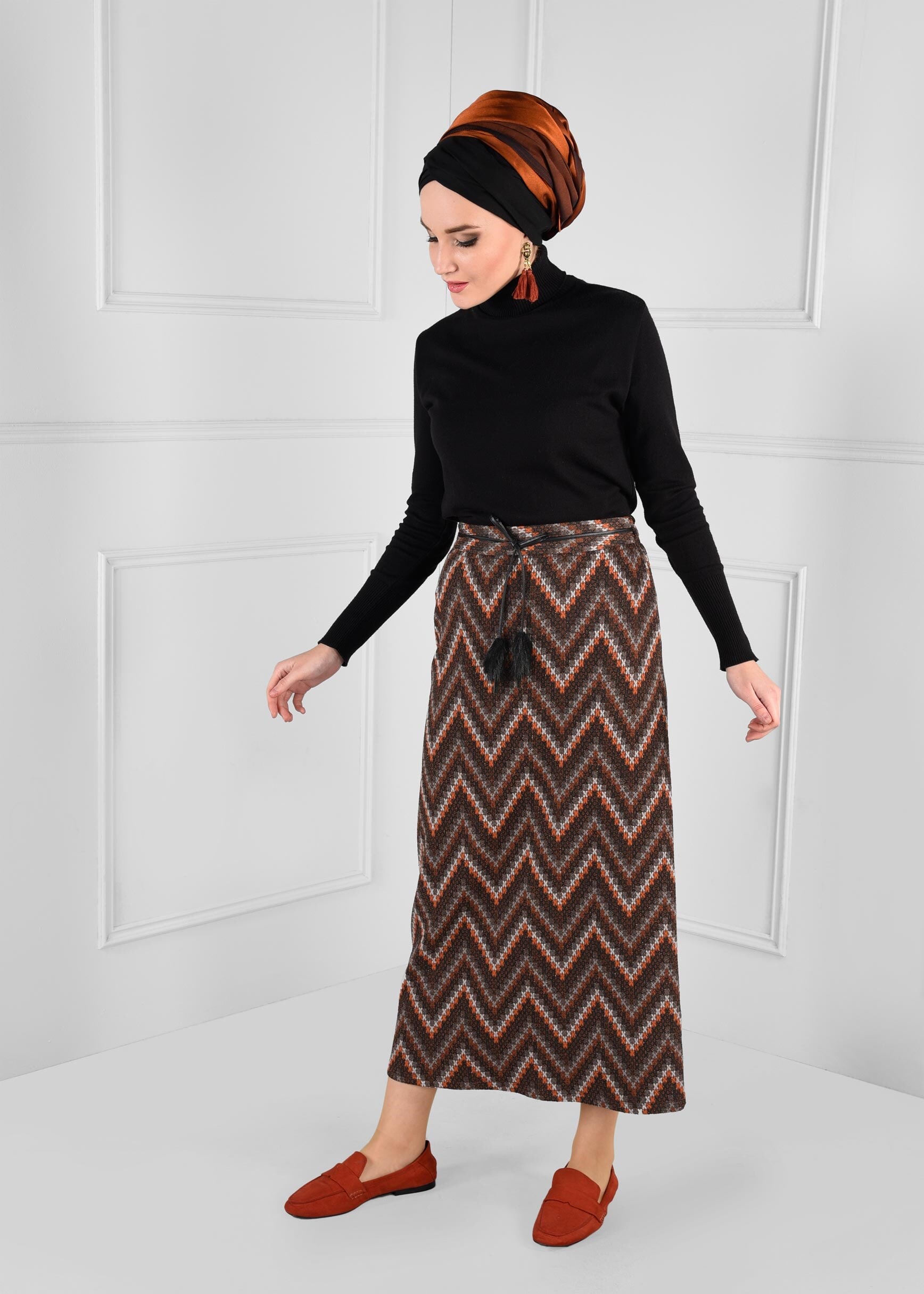 Tesettür giyim HAKİ PÜSKÜLLÜ JAKAR ETEK 6140 