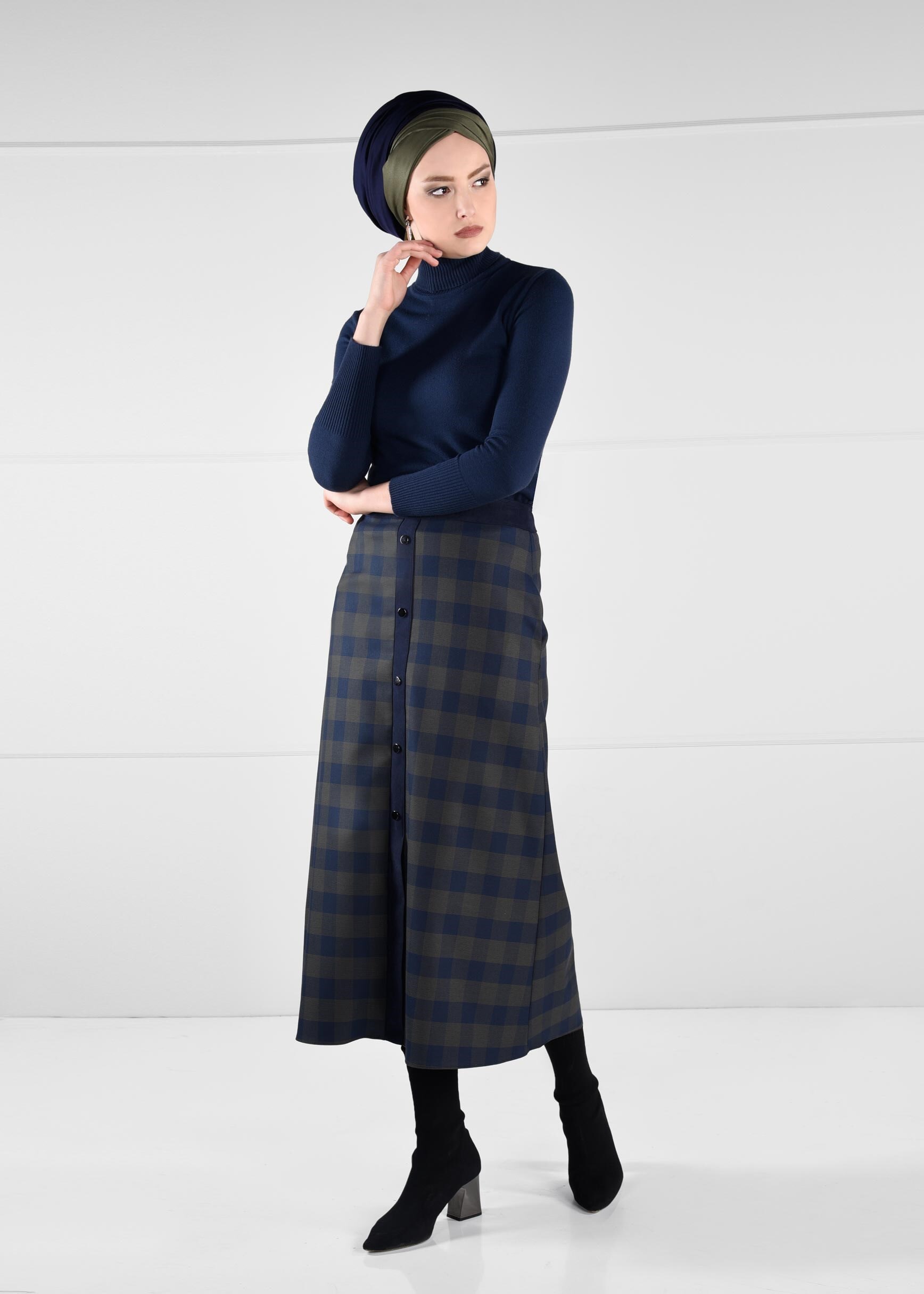 Tesettür giyim LACİVERT ÇITÇIT DETAYLI EKOSE ETEK 6144 