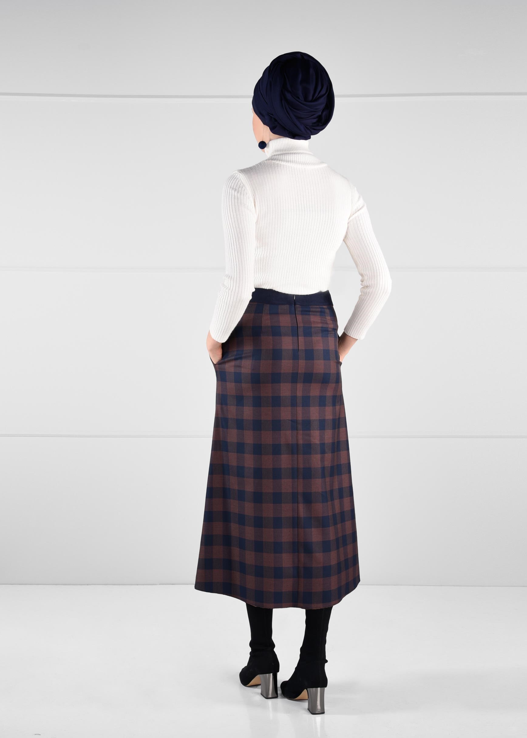 Tesettür giyim LACİVERT ÇITÇIT DETAYLI EKOSE ETEK 6144 