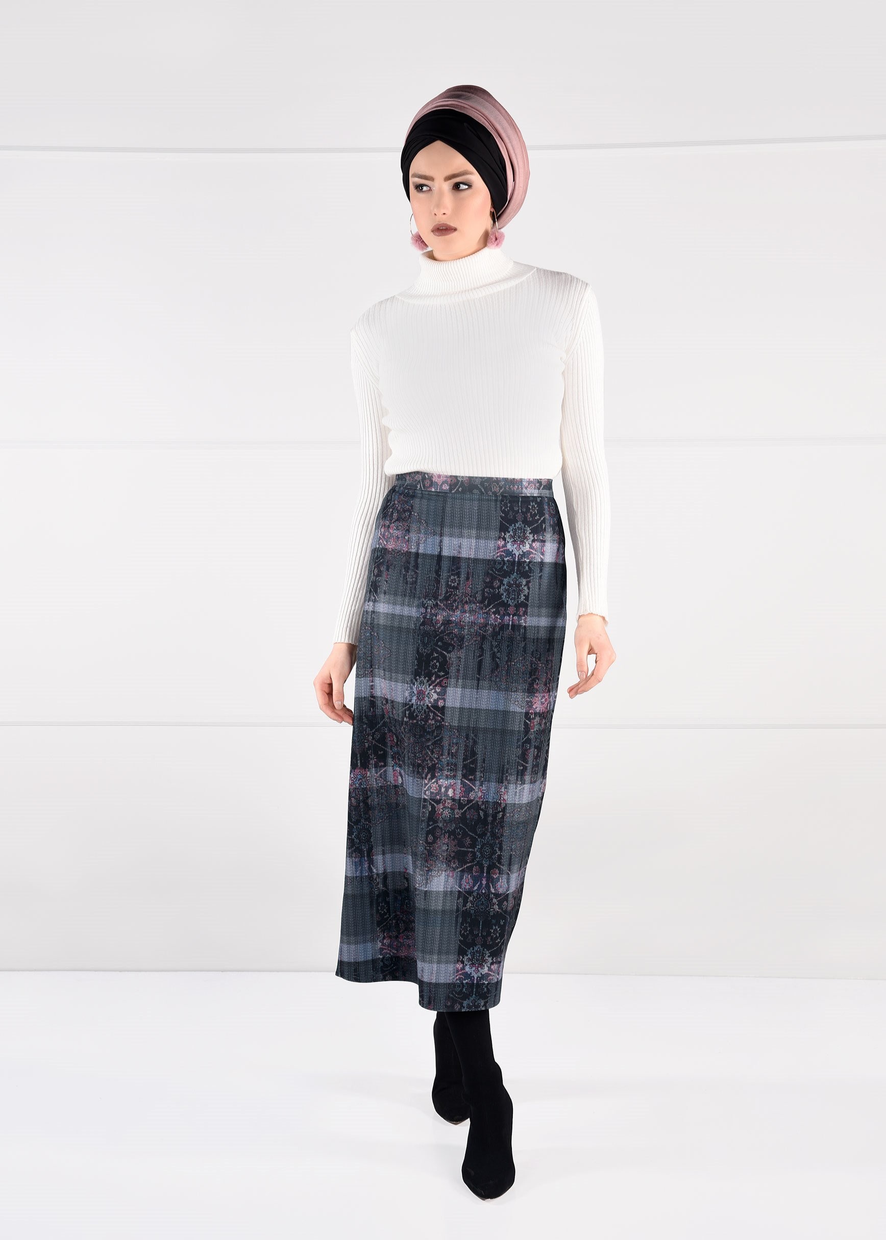 Tesettür giyim LACİVERT DESENLİ GİZLİ YIRTMAÇLI YÜKSEK BEL ETEK 6136-1 