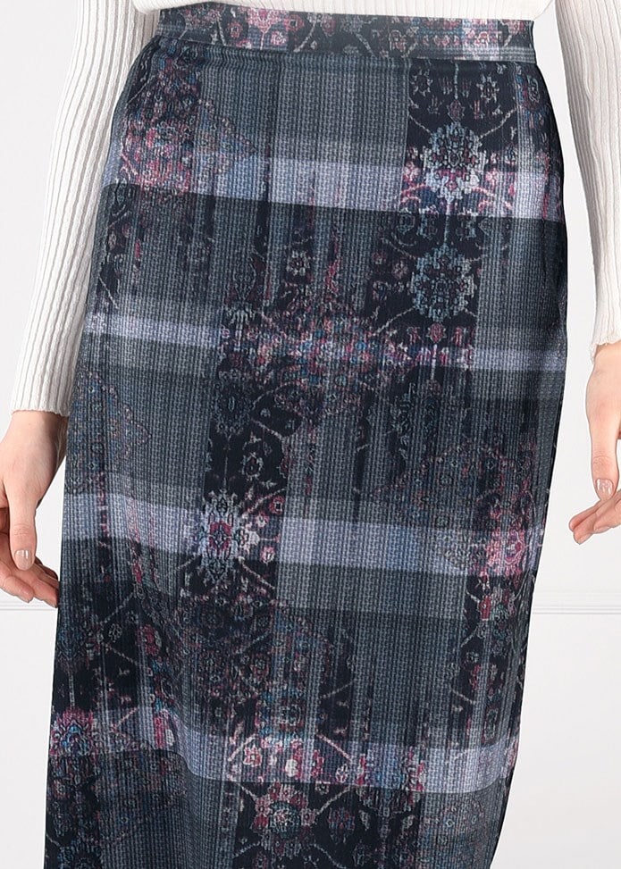 Tesettür giyim LACİVERT DESENLİ GİZLİ YIRTMAÇLI YÜKSEK BEL ETEK 6136-1 