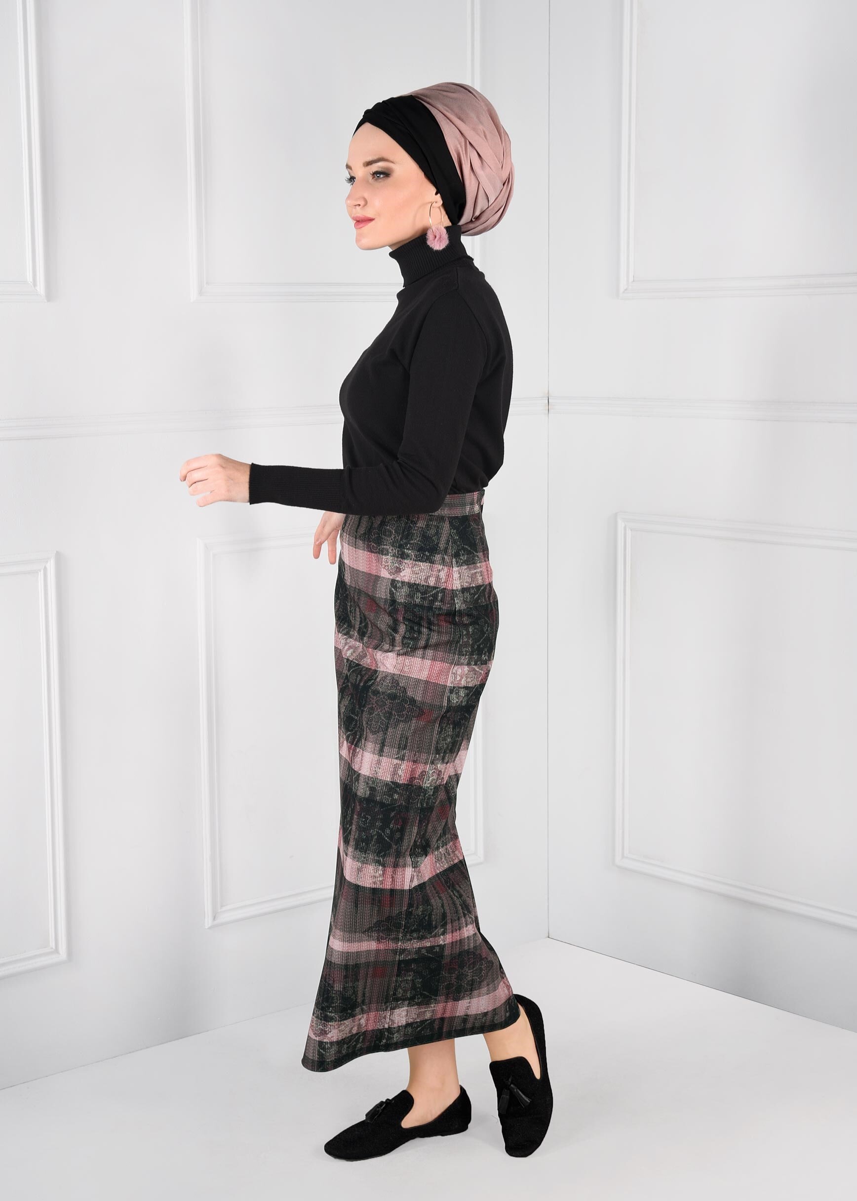 Tesettür giyim PUDRA DESENLİ GİZLİ YIRTMAÇLI YÜKSEK BEL ETEK 6136-1 