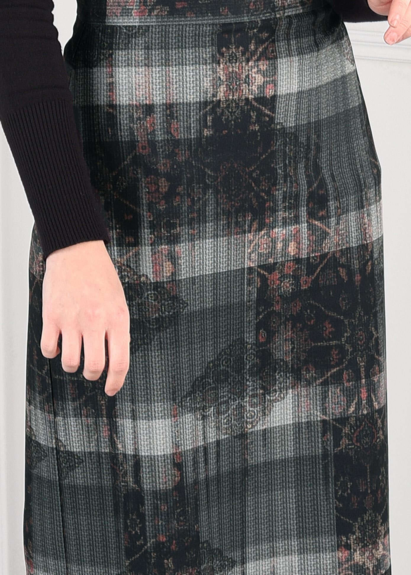 Tesettür giyim YEŞİL DESENLİ GİZLİ YIRTMAÇLI YÜKSEK BEL ETEK 6136-1 