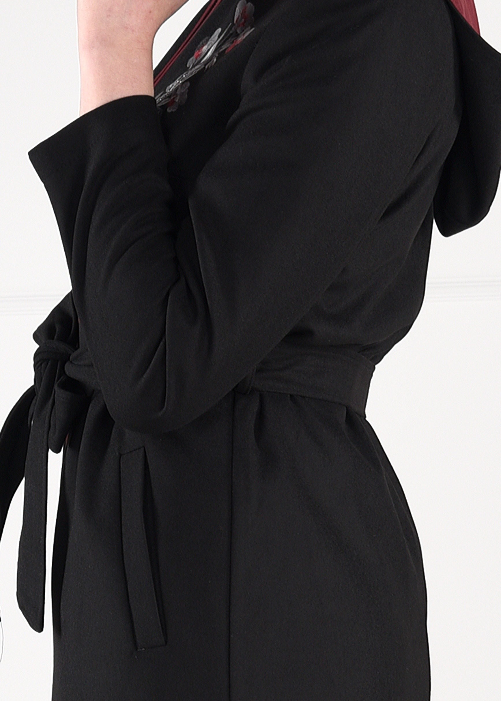 Tesettür giyim SİYAH NAKIŞLI FERMUARLI KABAN 9635