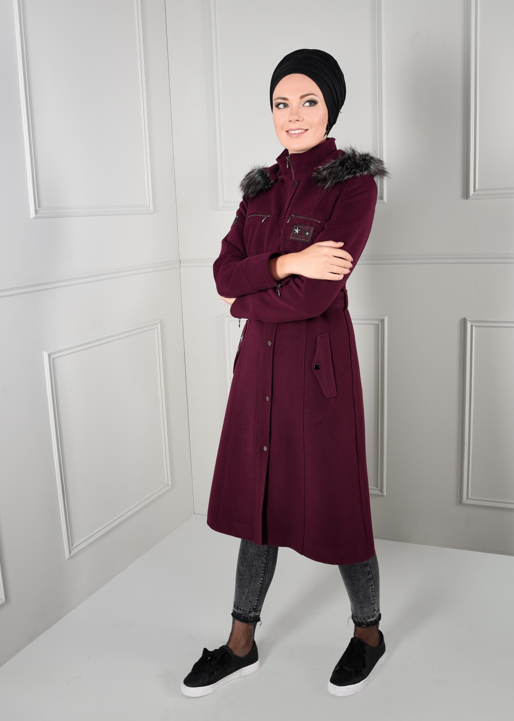 Tesettür giyim MÜRDÜM ARMA DETAYLI KEMERLİ KAPÜŞONLU KABAN 9638 