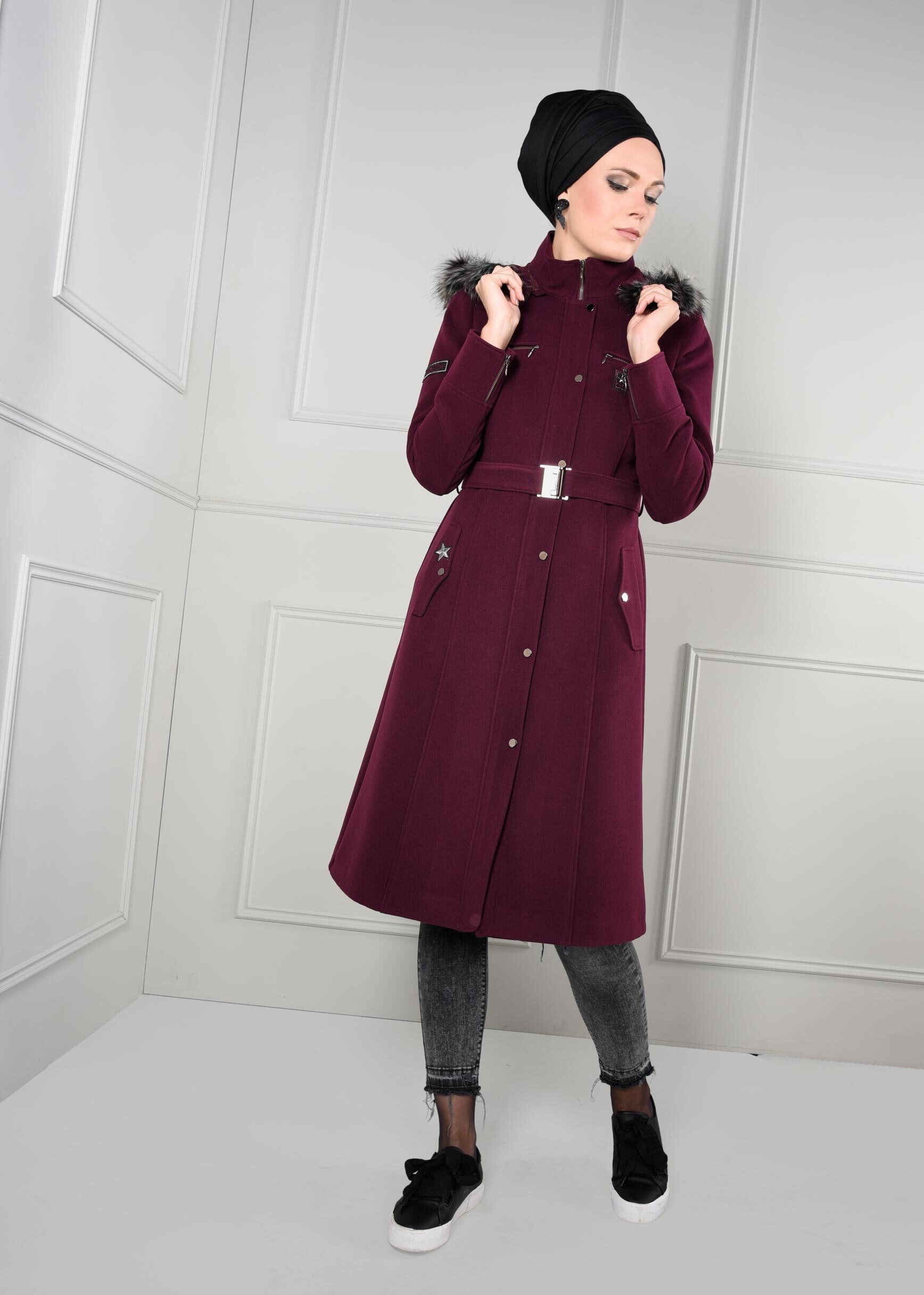 Tesettür giyim MÜRDÜM ARMA DETAYLI KEMERLİ KAPÜŞONLU KABAN 9638 