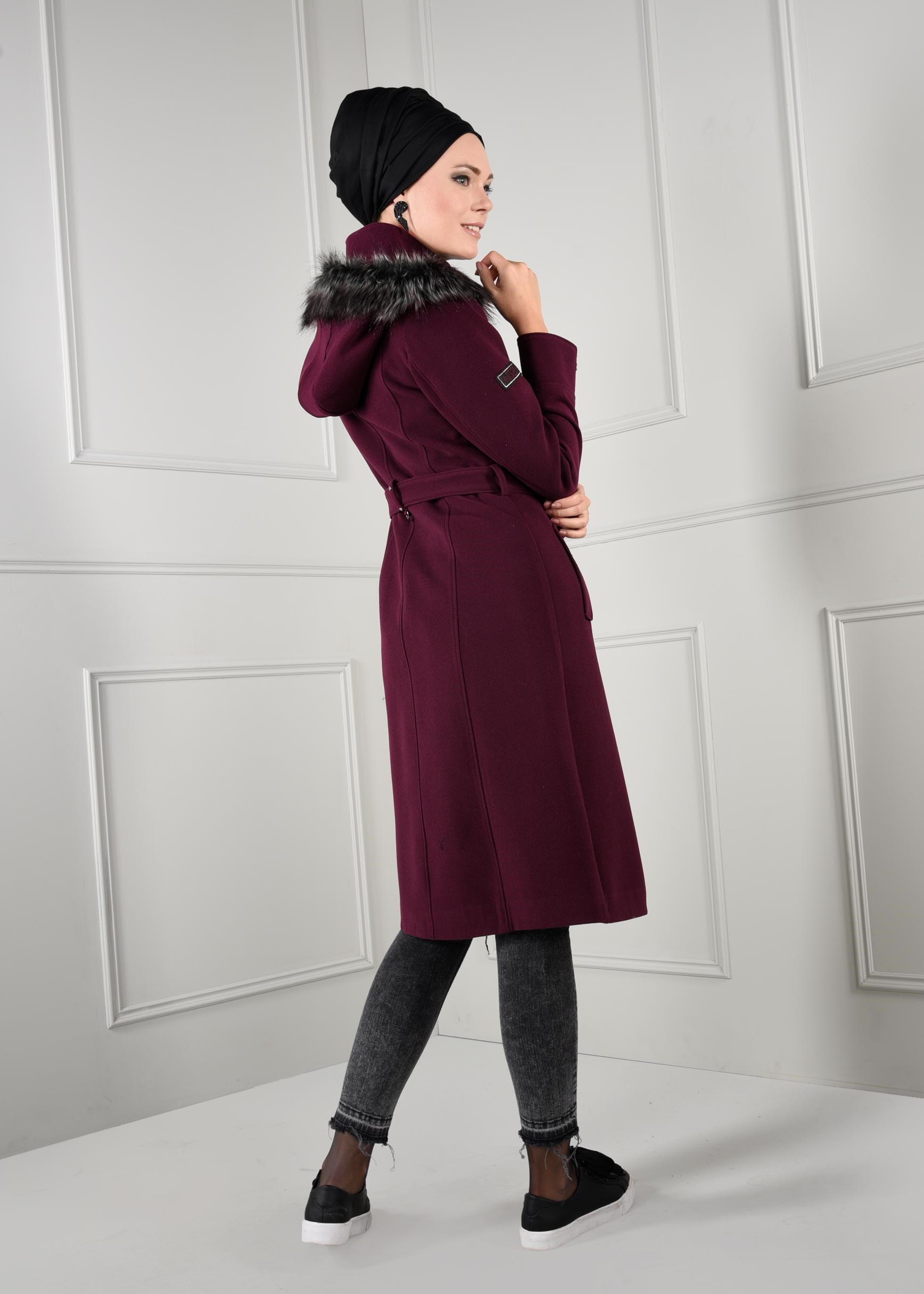 Tesettür giyim MÜRDÜM ARMA DETAYLI KEMERLİ KAPÜŞONLU KABAN 9638 